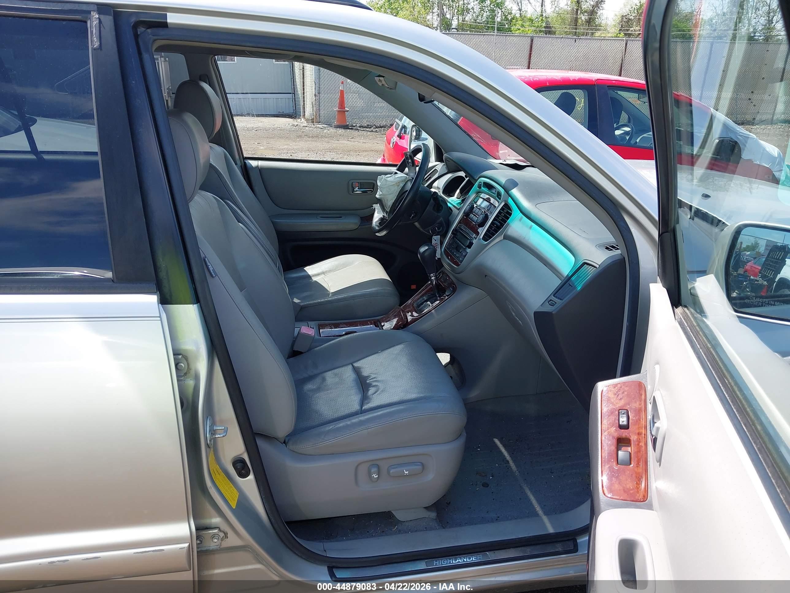 TOYOTA HIGHLANDER image 5