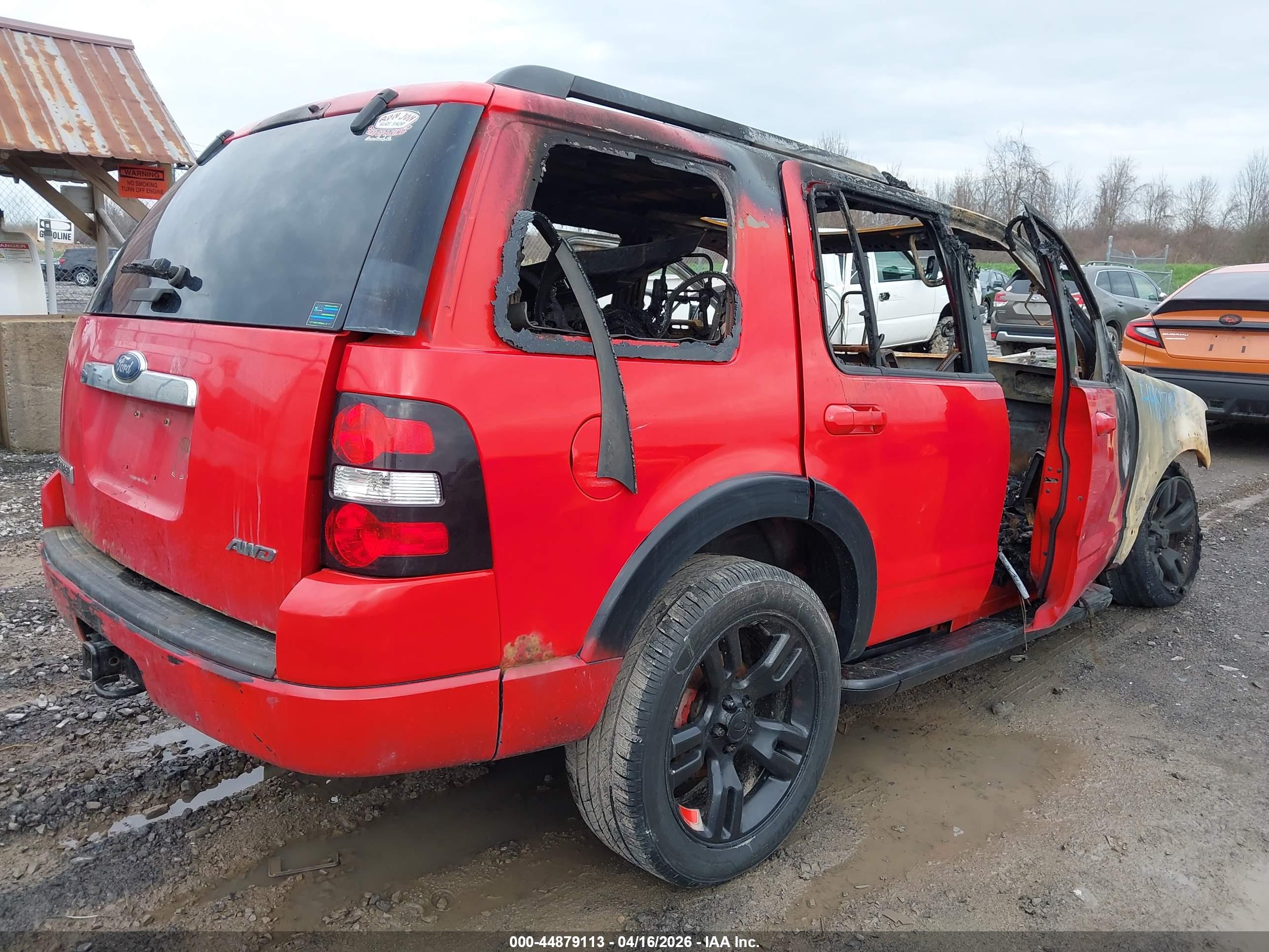 FORD EXPLORER image 4