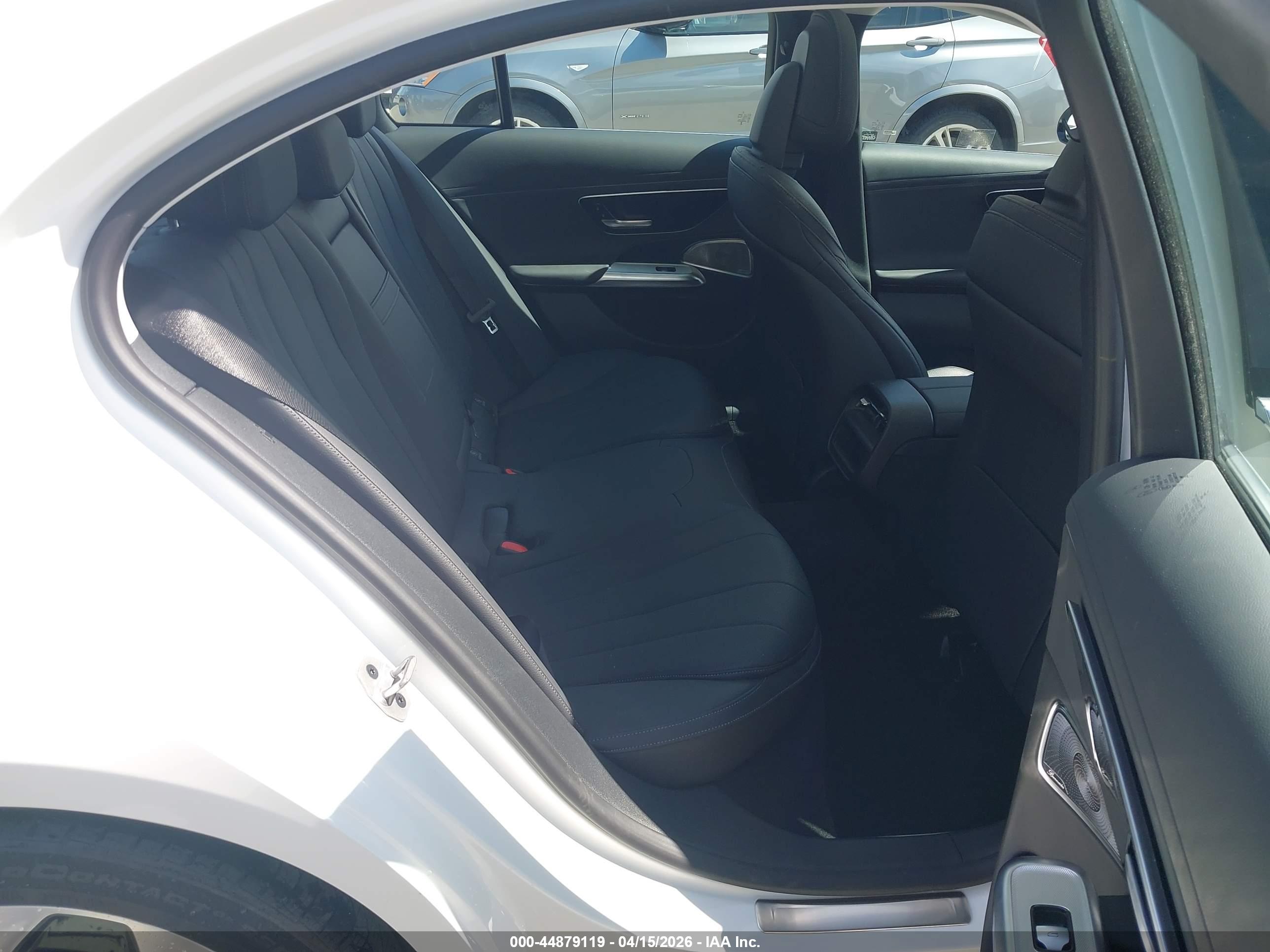 MERCEDES-BENZ E image 8