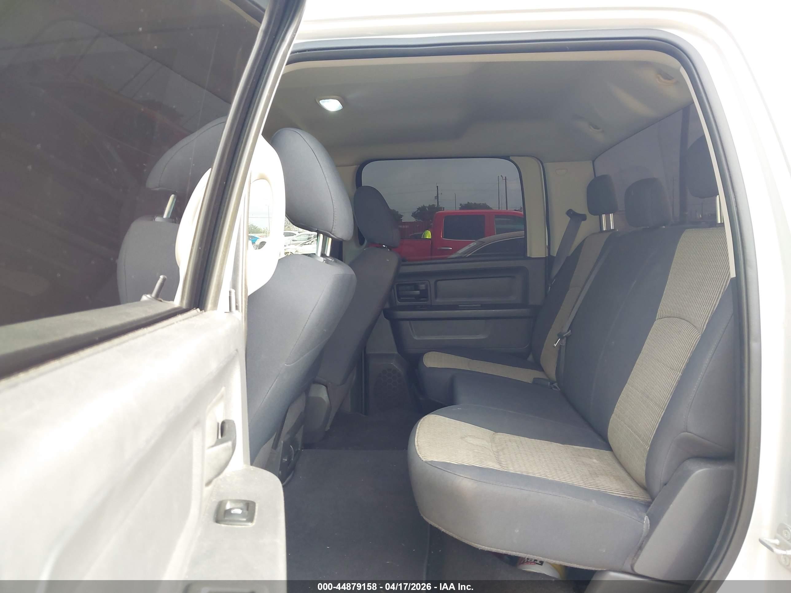 DODGE RAM image 8