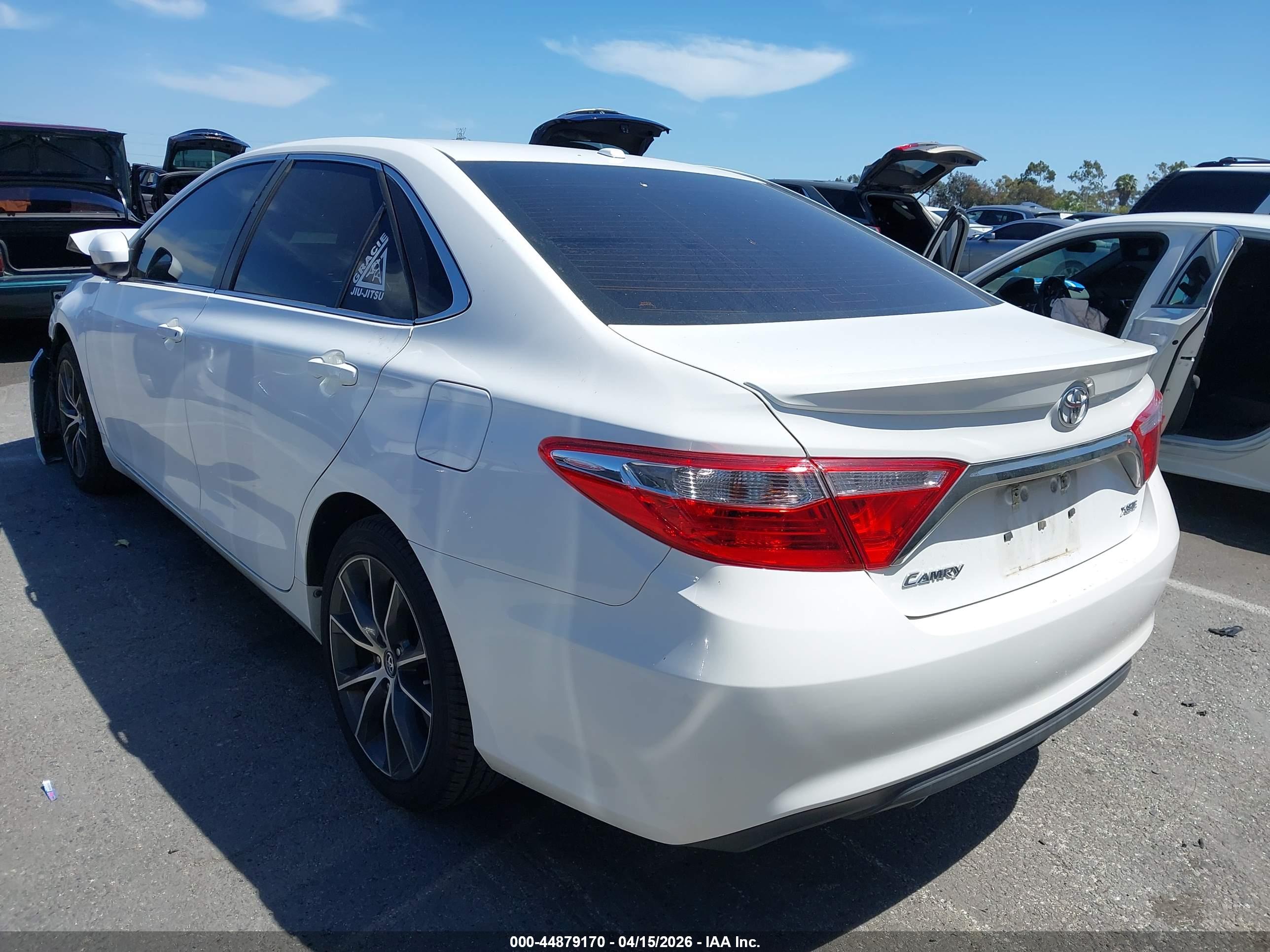 TOYOTA CAMRY image 3
