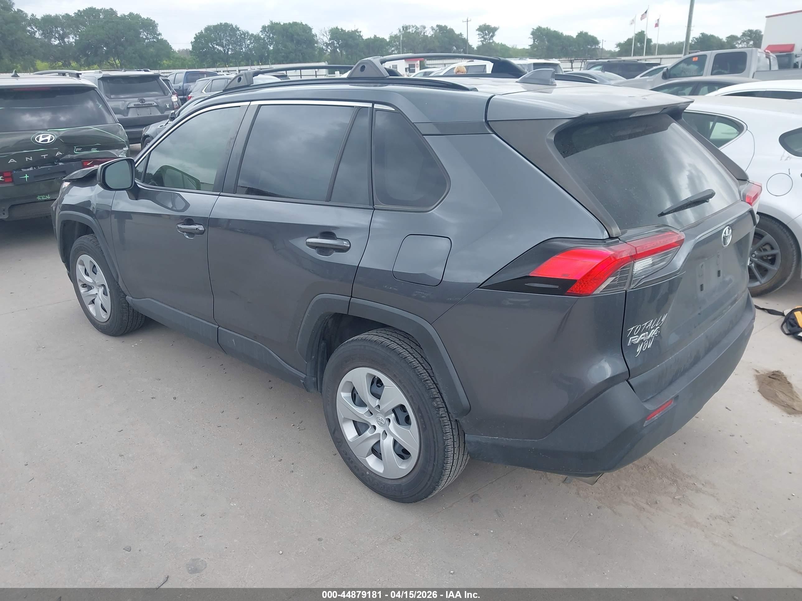 TOYOTA RAV4 image 3