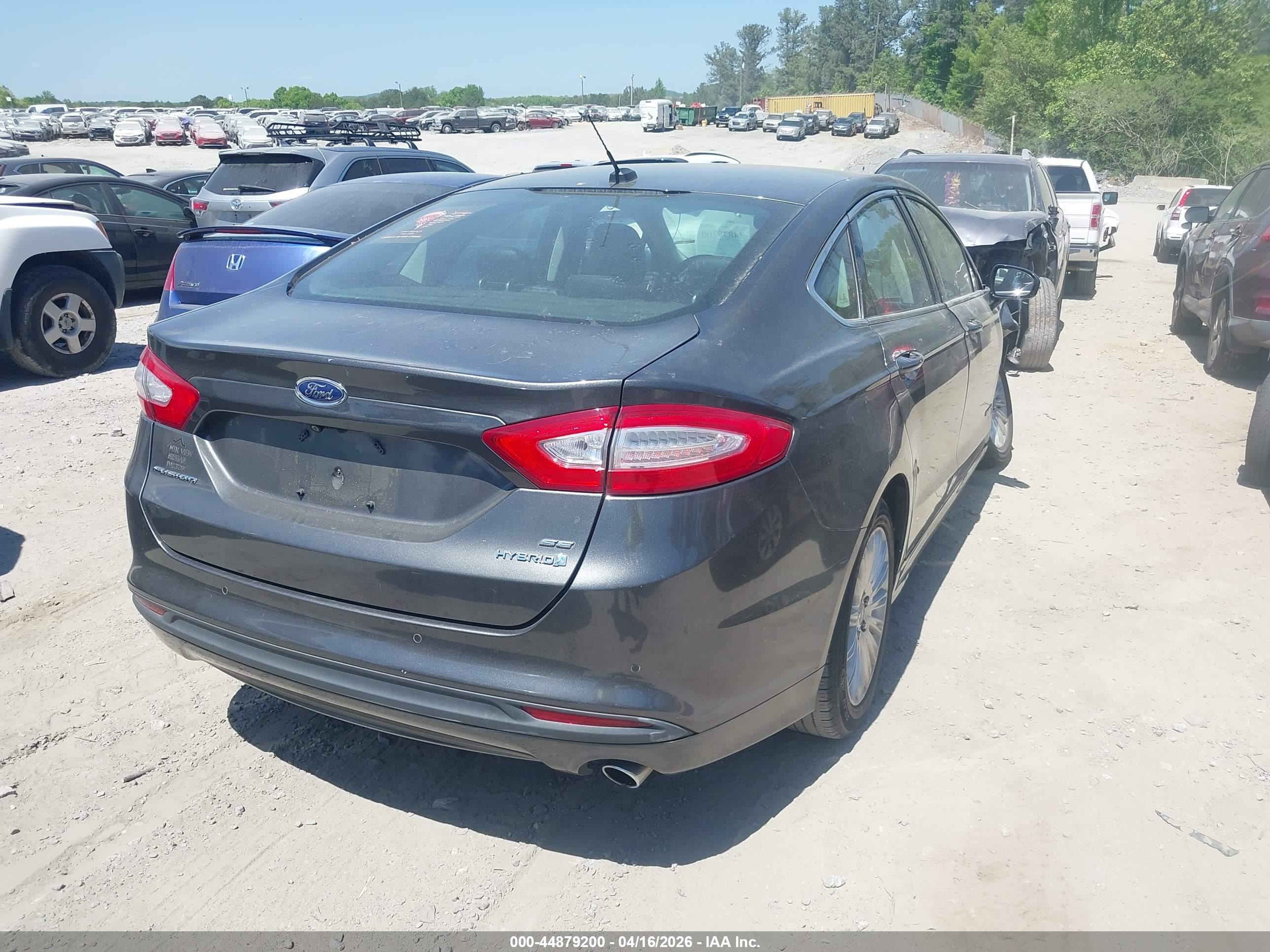 FORD FUSION image 4
