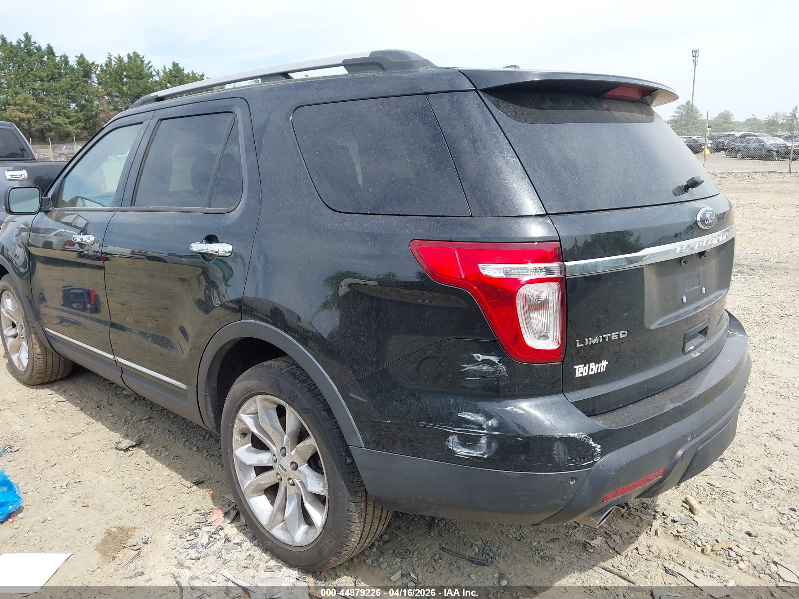 FORD EXPLORER image 3