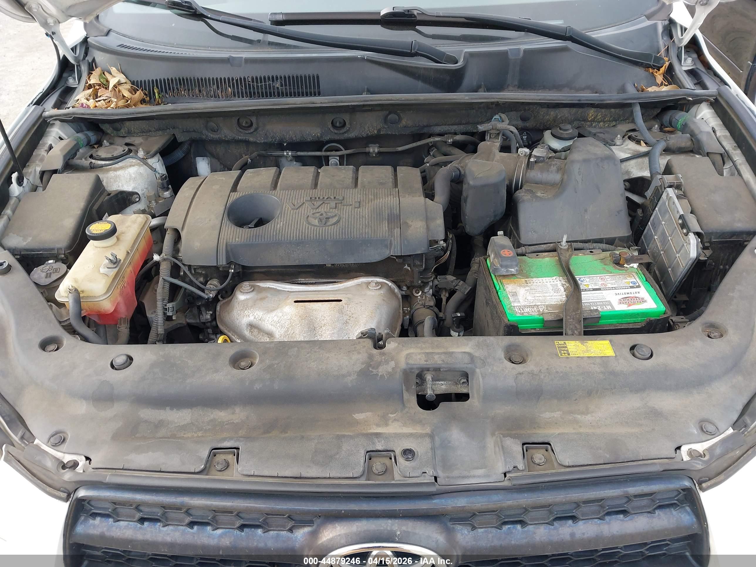 TOYOTA RAV4 image 10