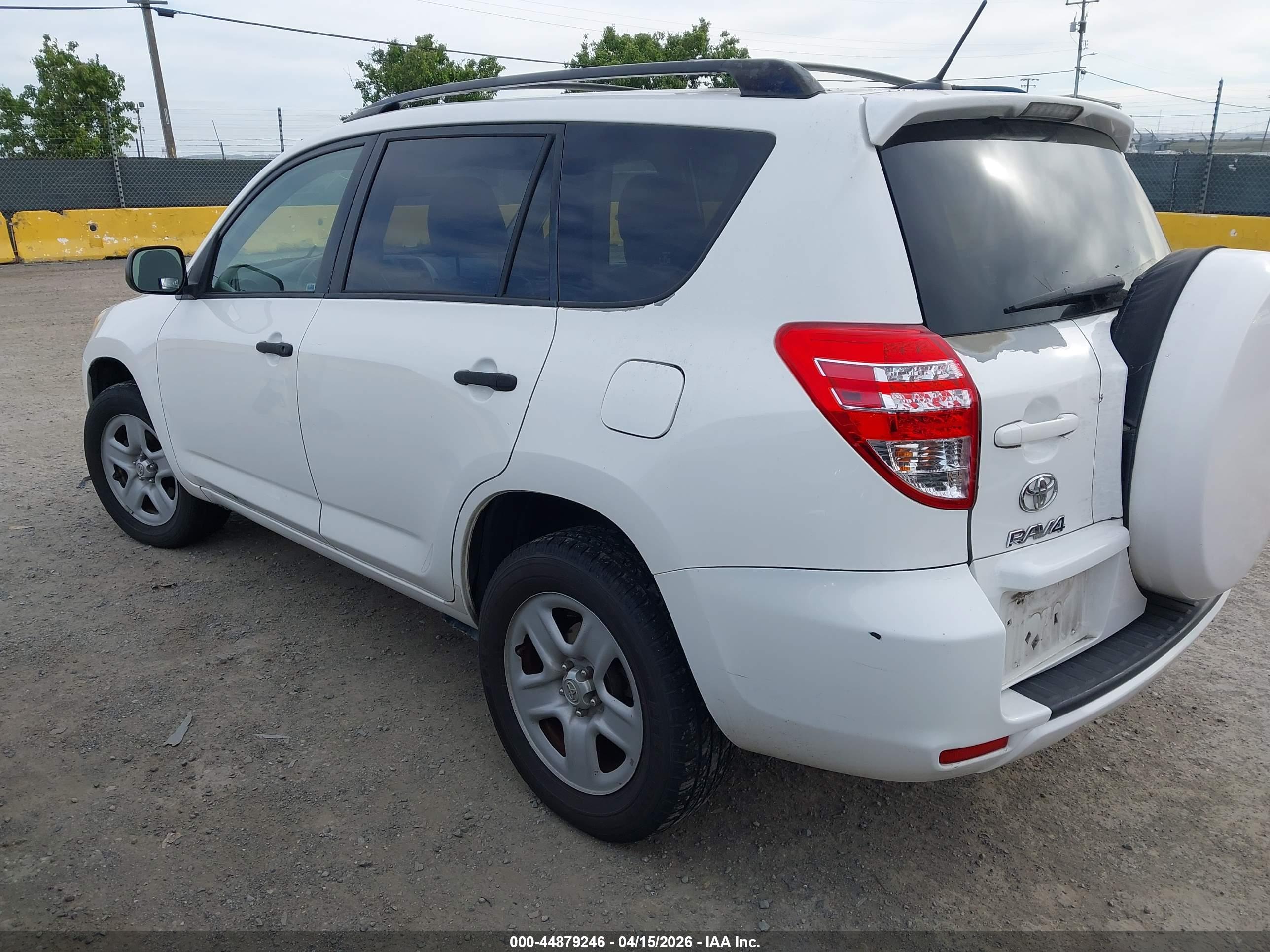 TOYOTA RAV4 image 3