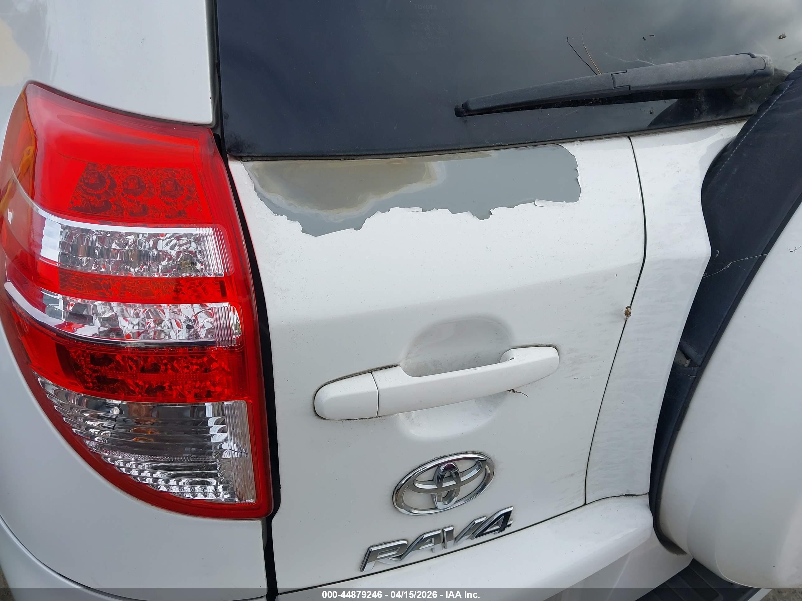 TOYOTA RAV4 image 6