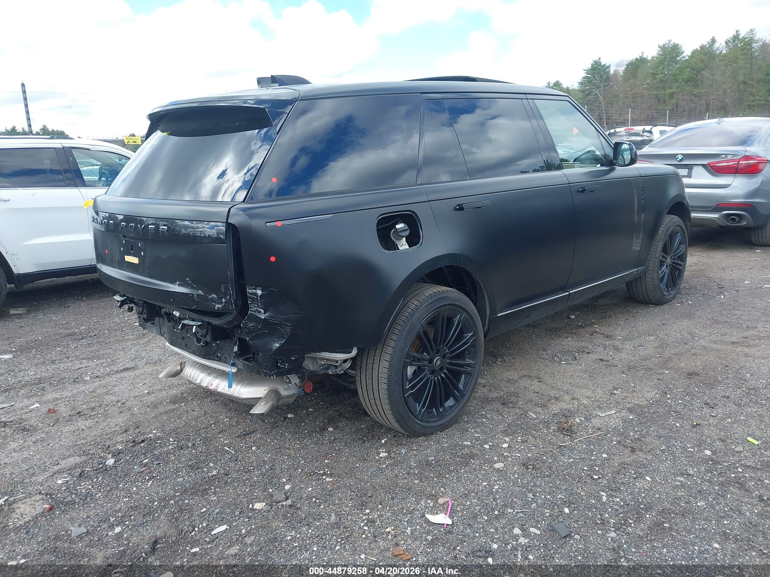 LAND ROVER image 4