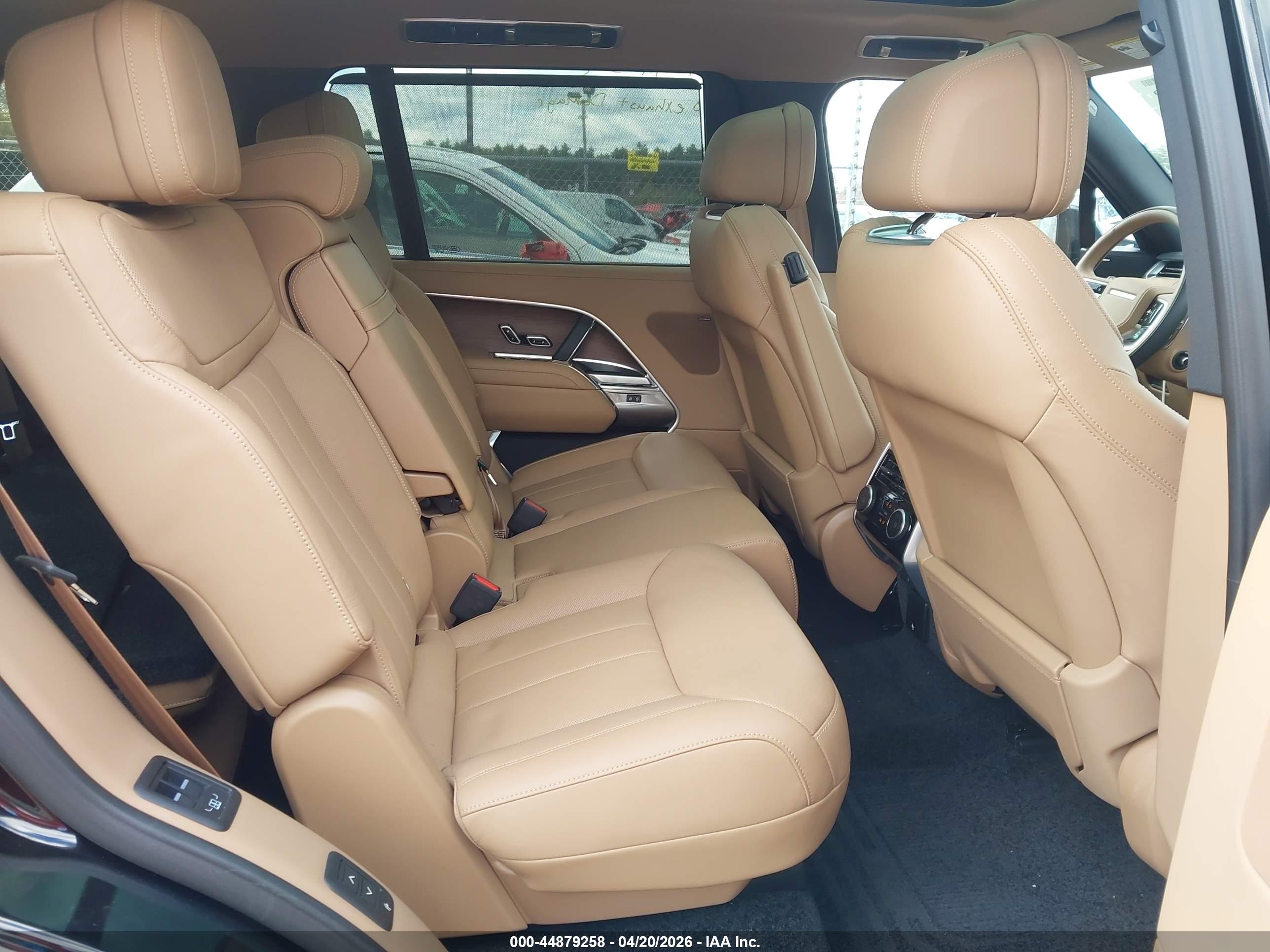LAND ROVER image 8