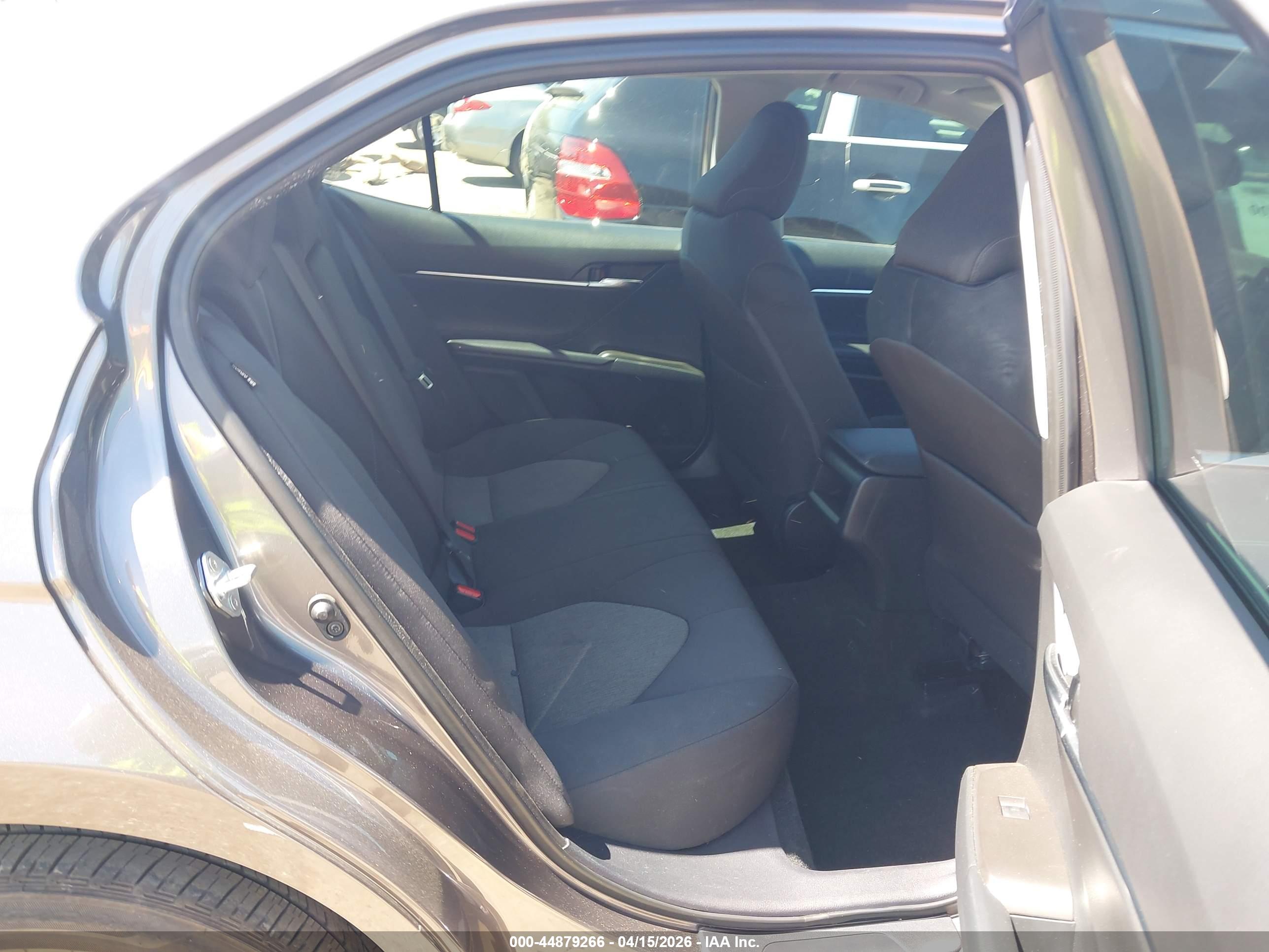 TOYOTA CAMRY image 8