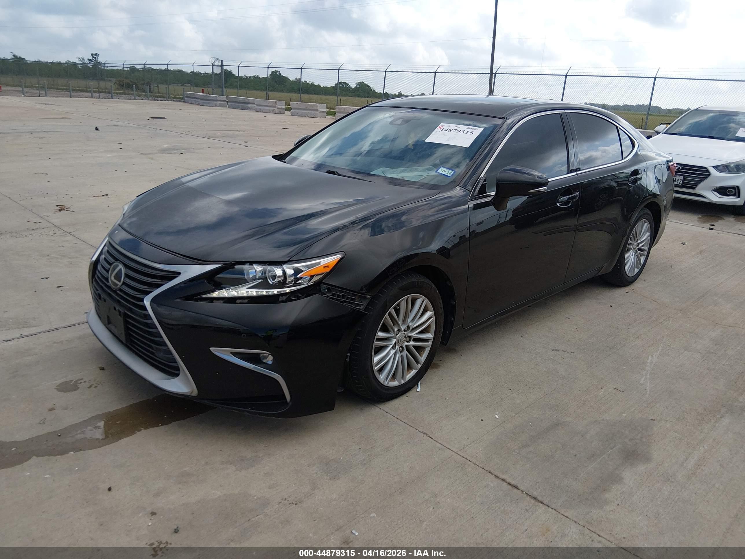 LEXUS ES image 2