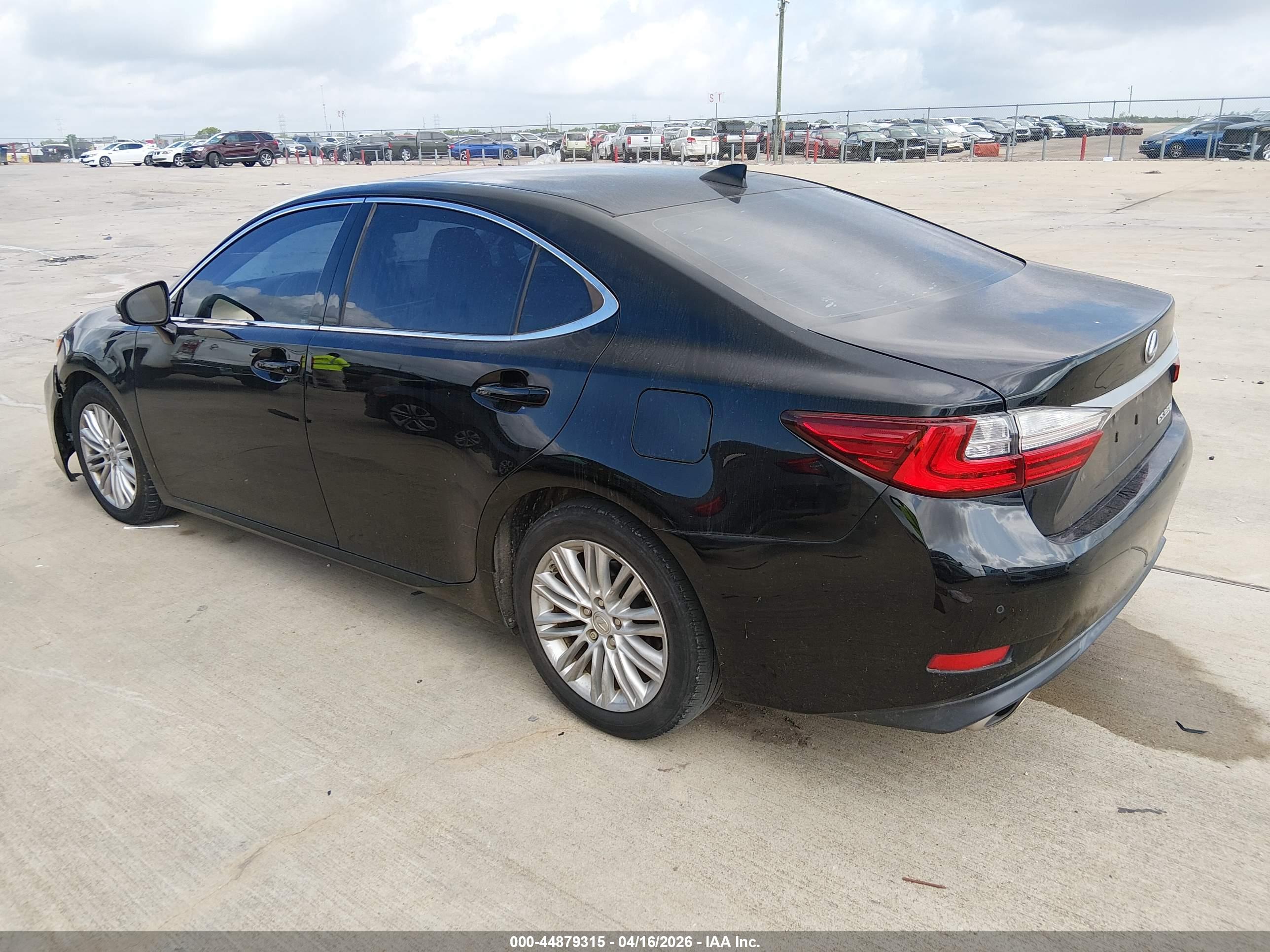 LEXUS ES image 3