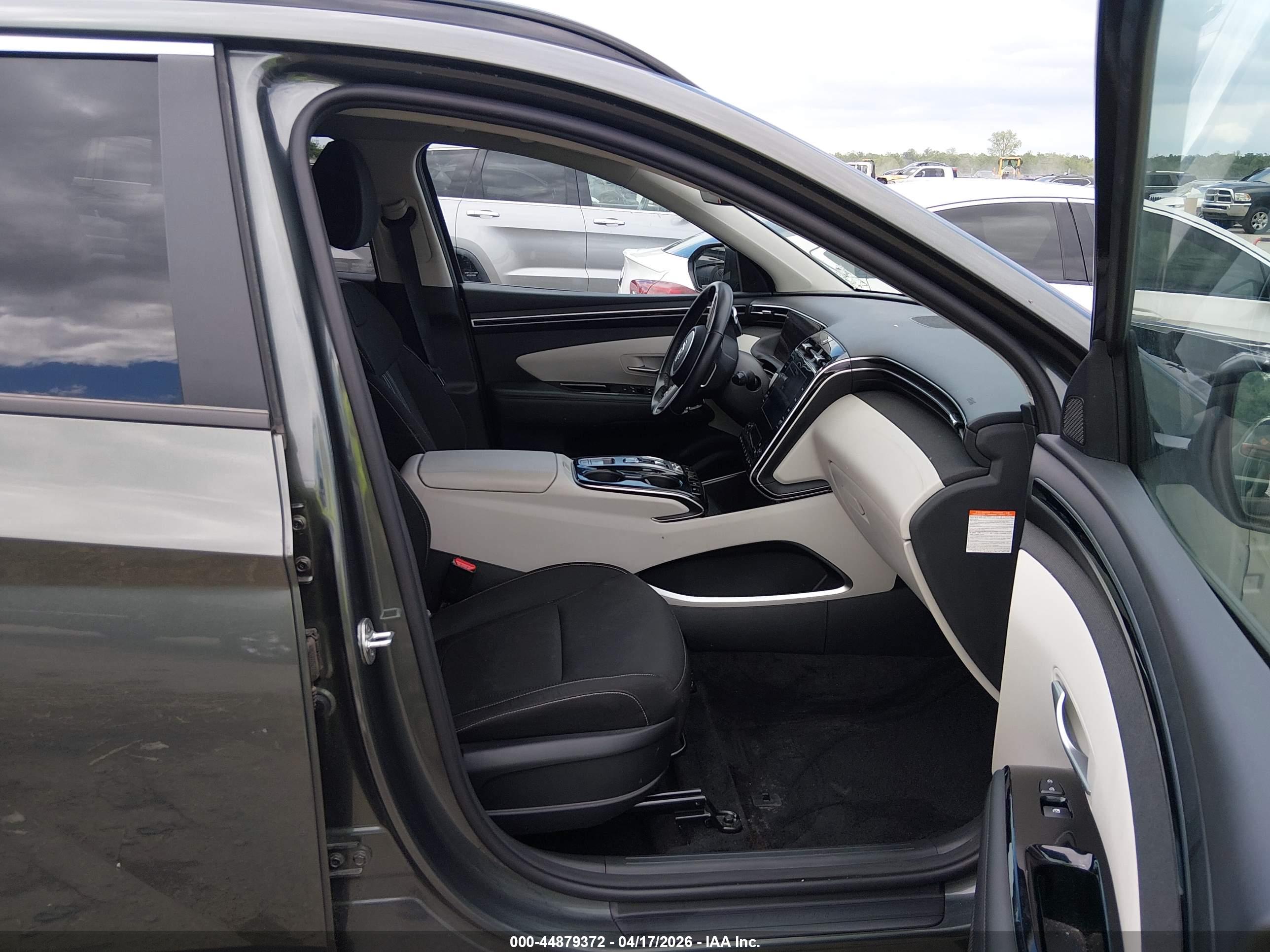 HYUNDAI TUCSON image 5