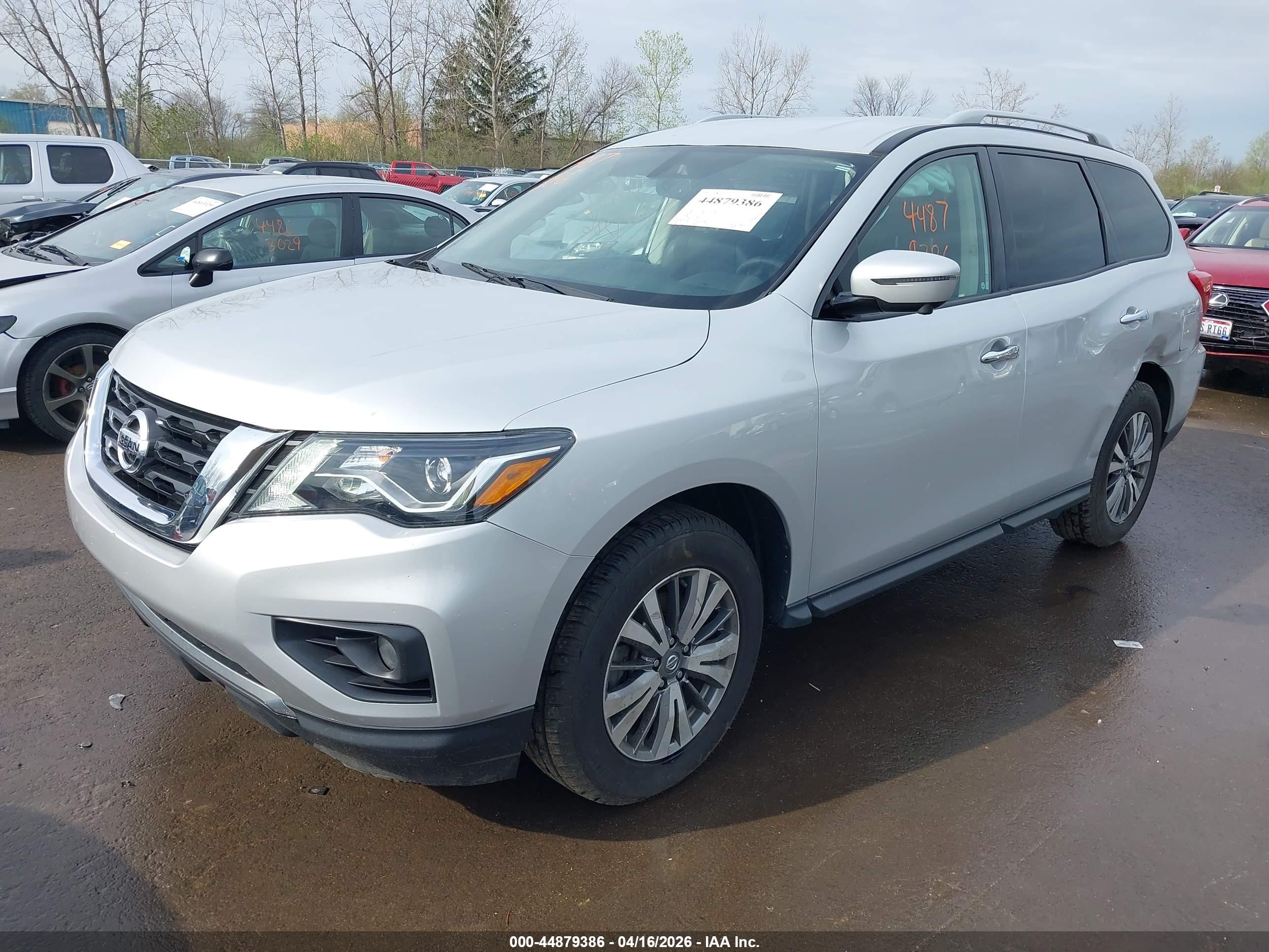 NISSAN PATHFINDER image 2