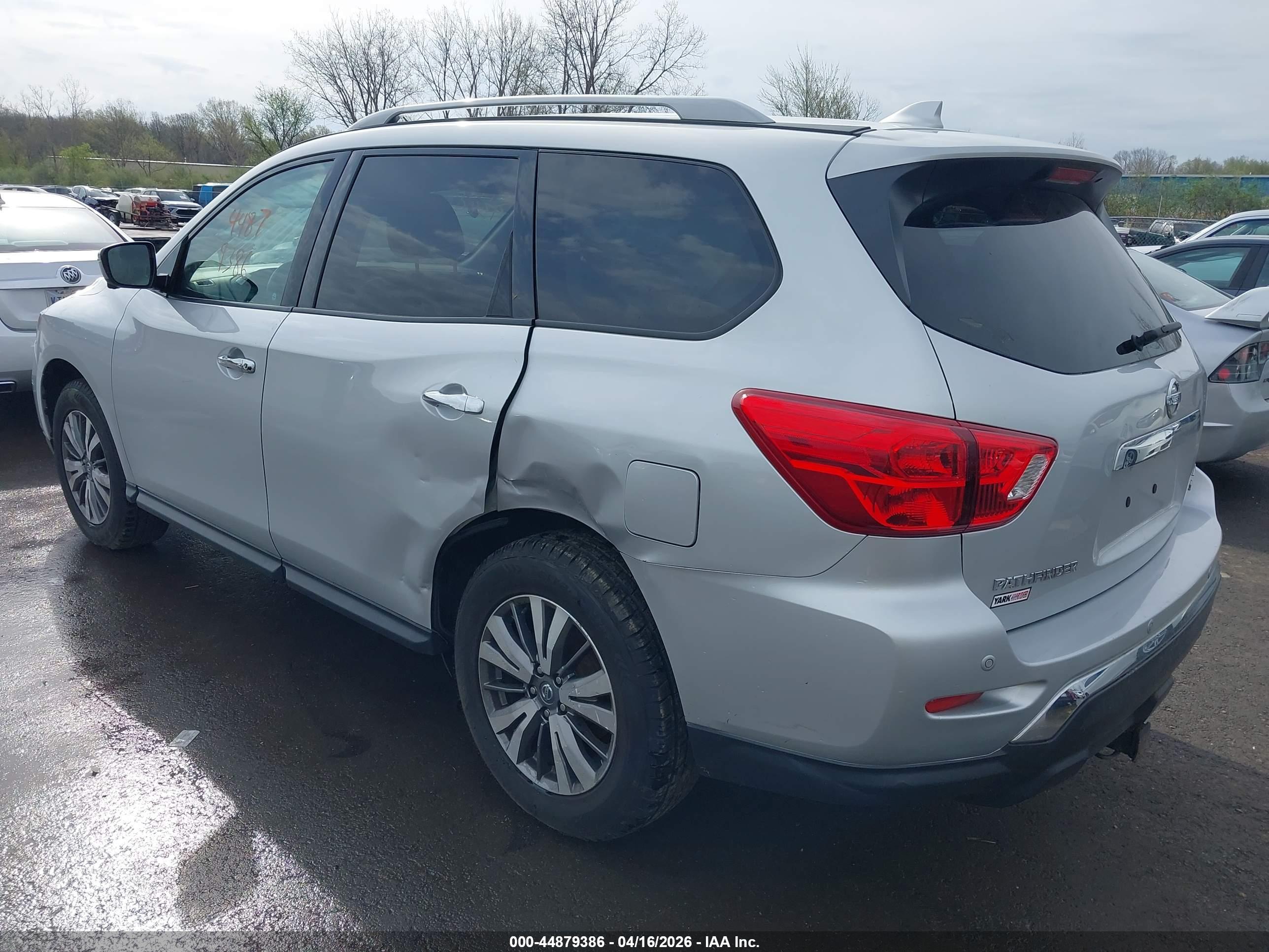 NISSAN PATHFINDER image 3