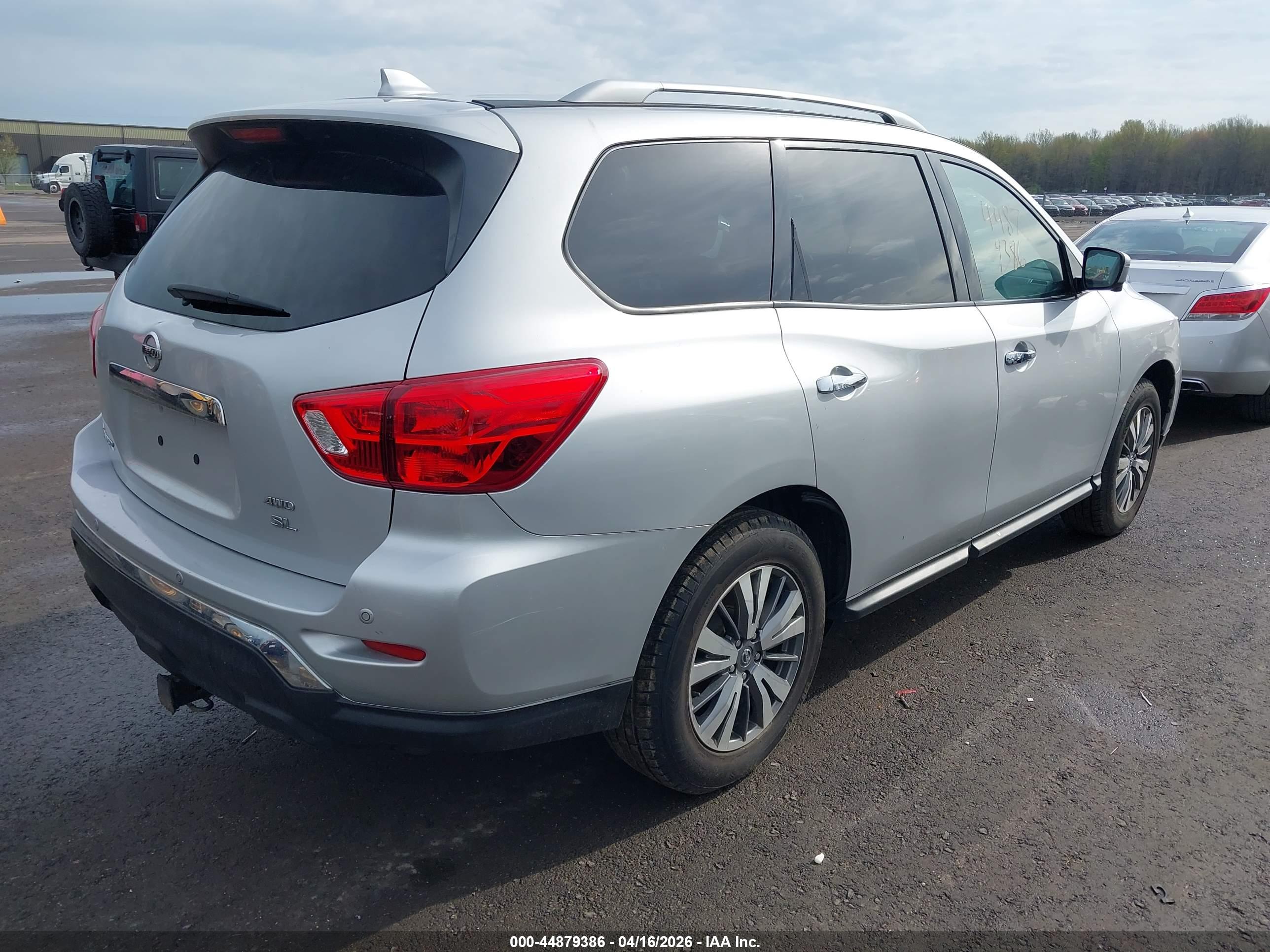 NISSAN PATHFINDER image 4