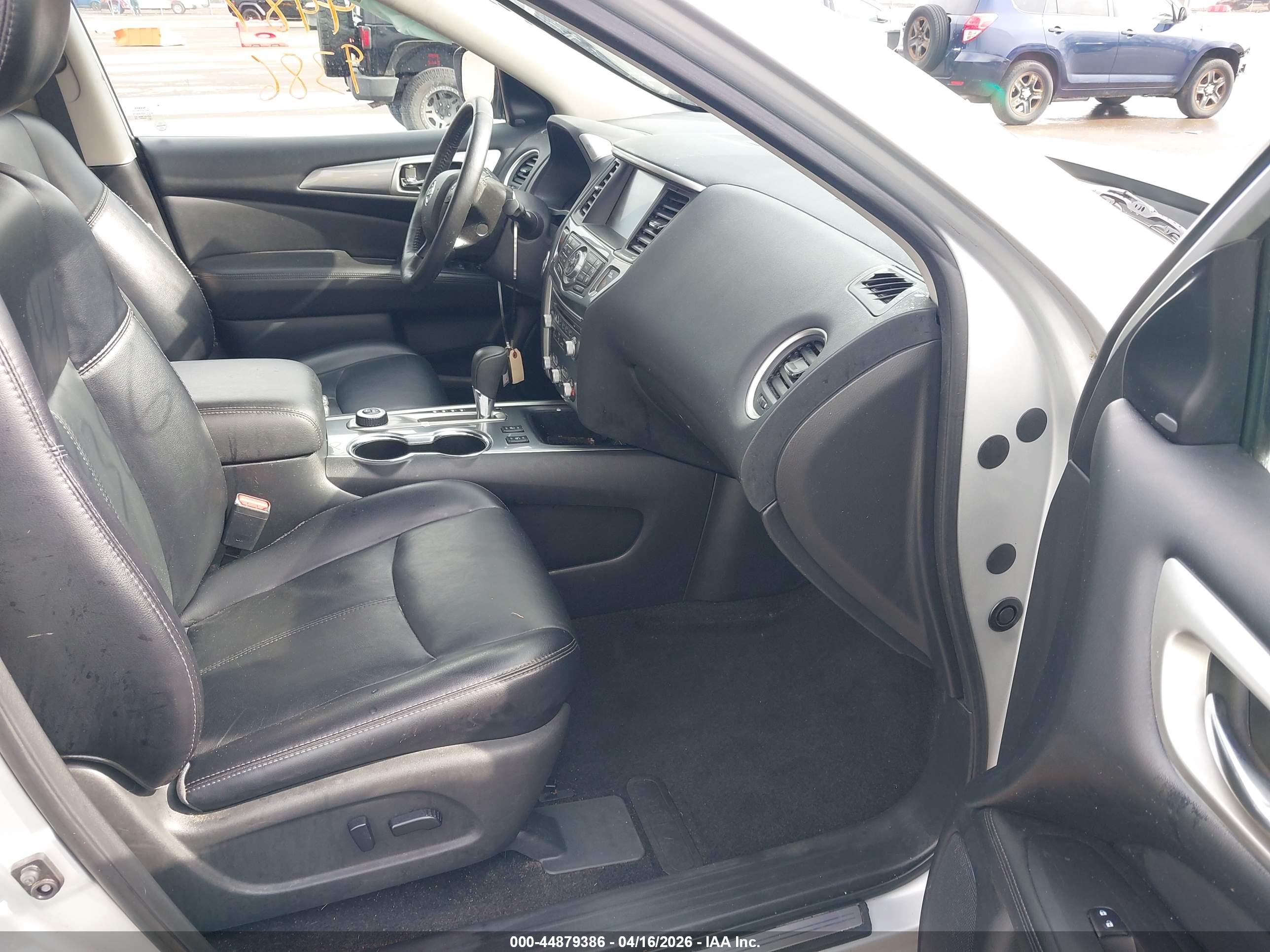 NISSAN PATHFINDER image 5
