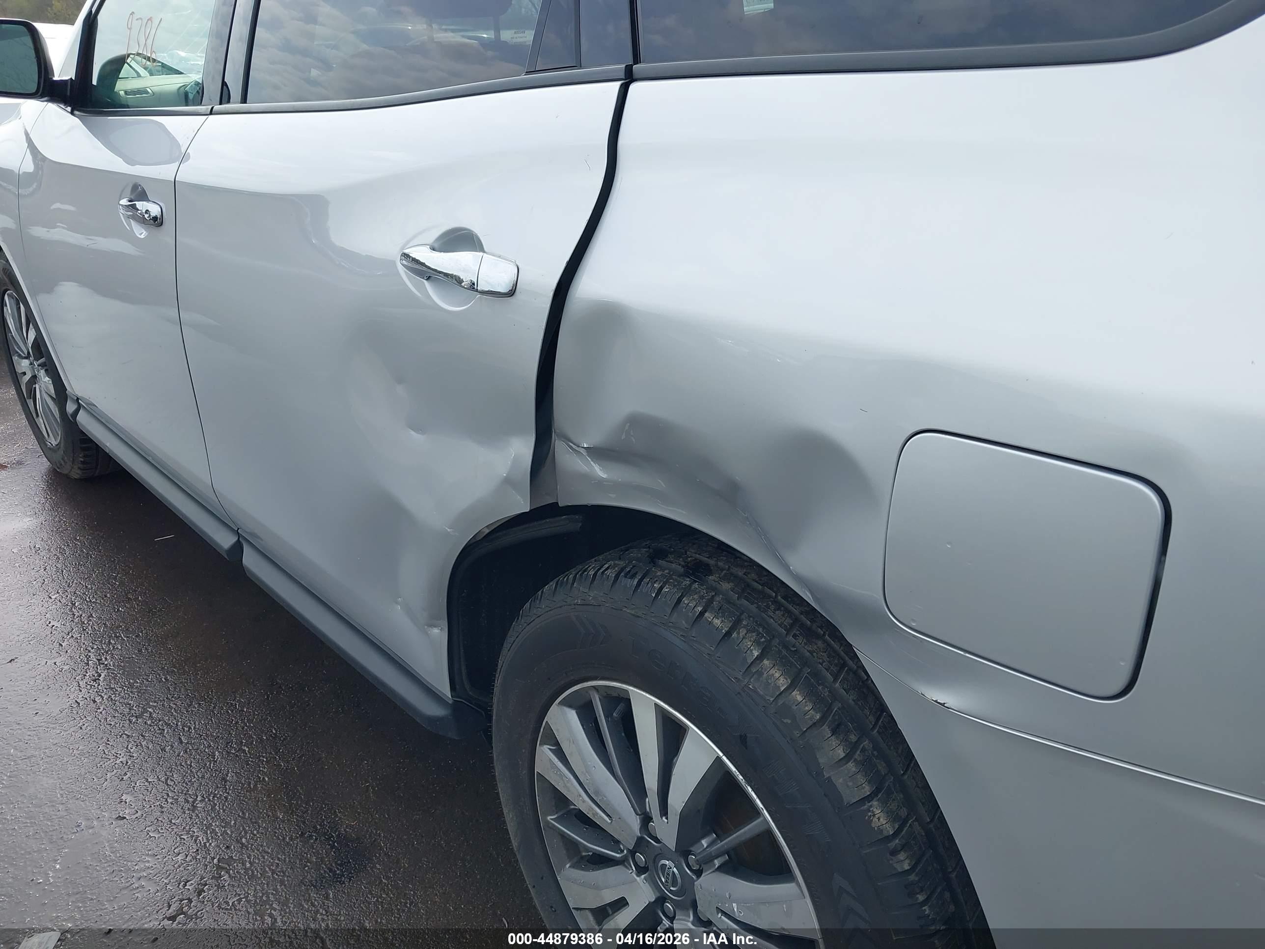 NISSAN PATHFINDER image 6