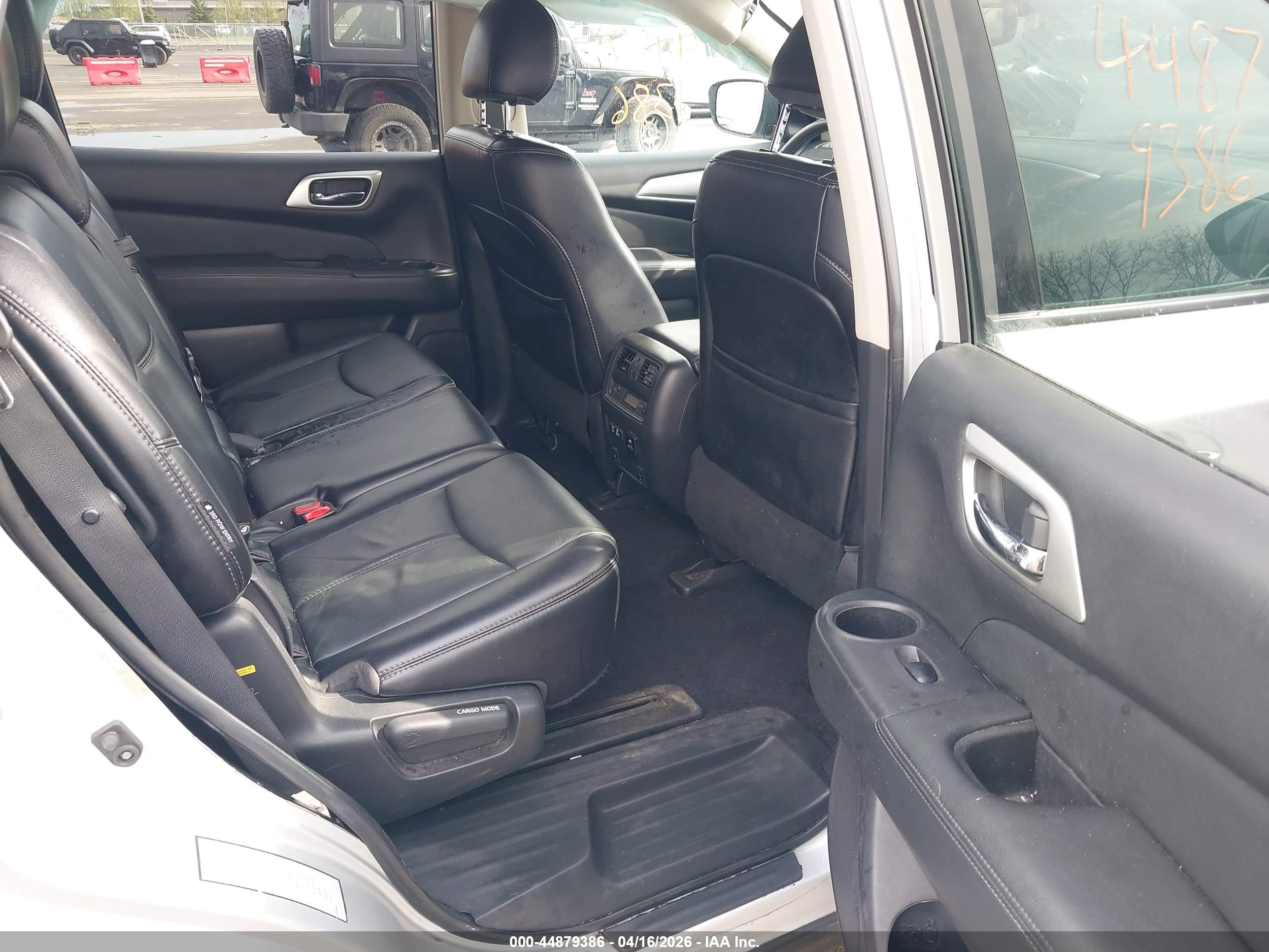 NISSAN PATHFINDER image 8