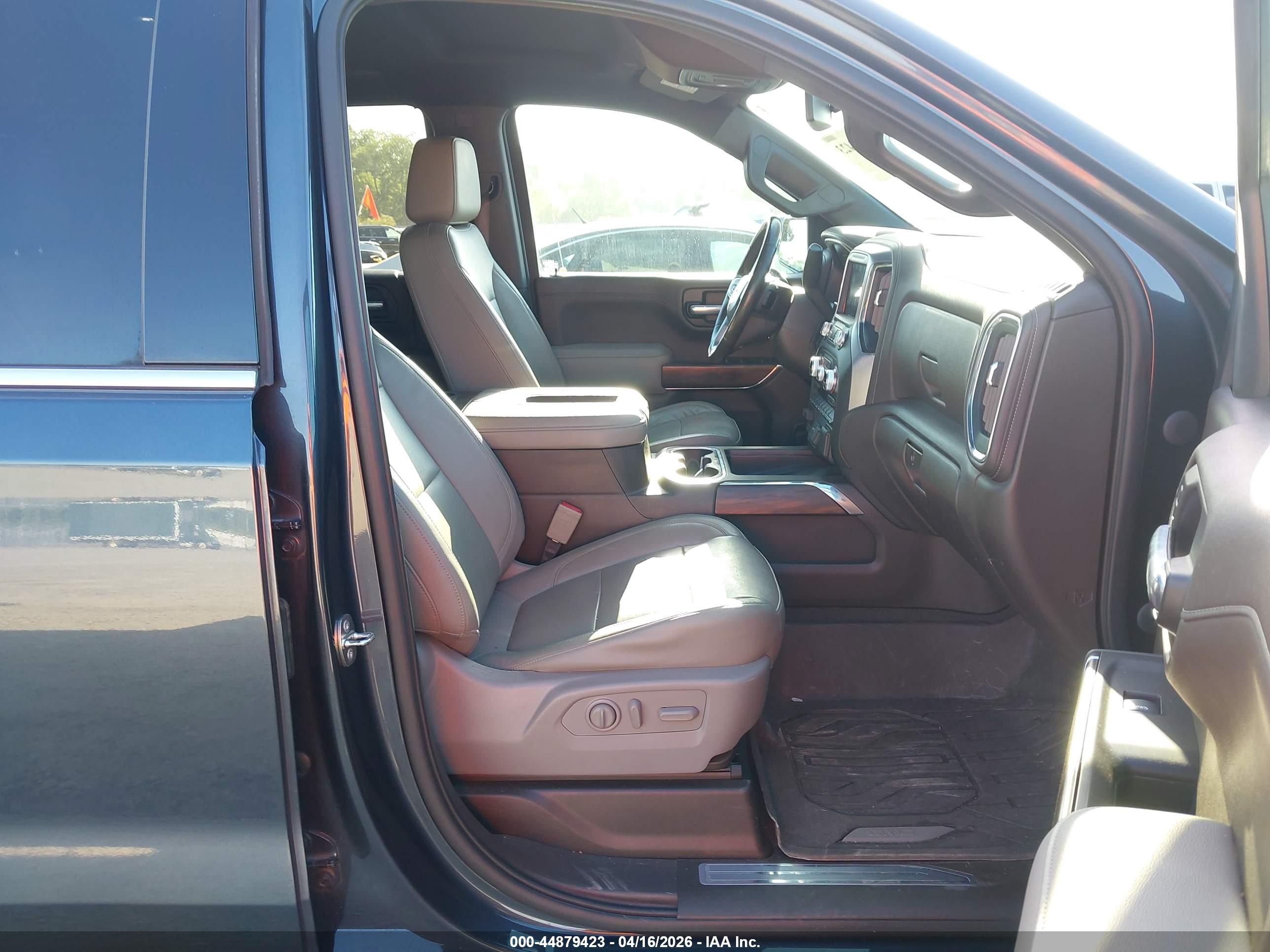 GMC SIERRA image 5