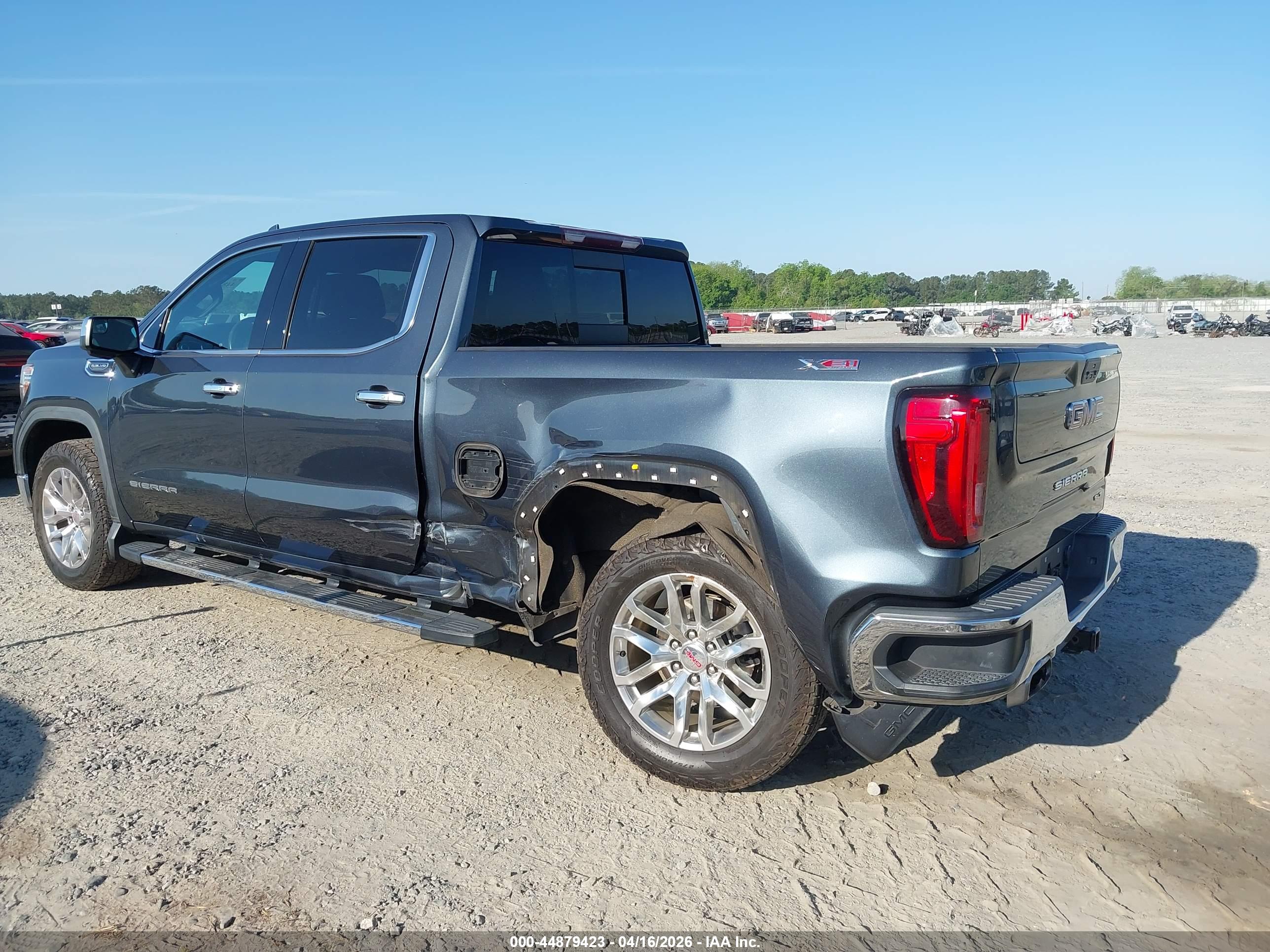 GMC SIERRA image 6