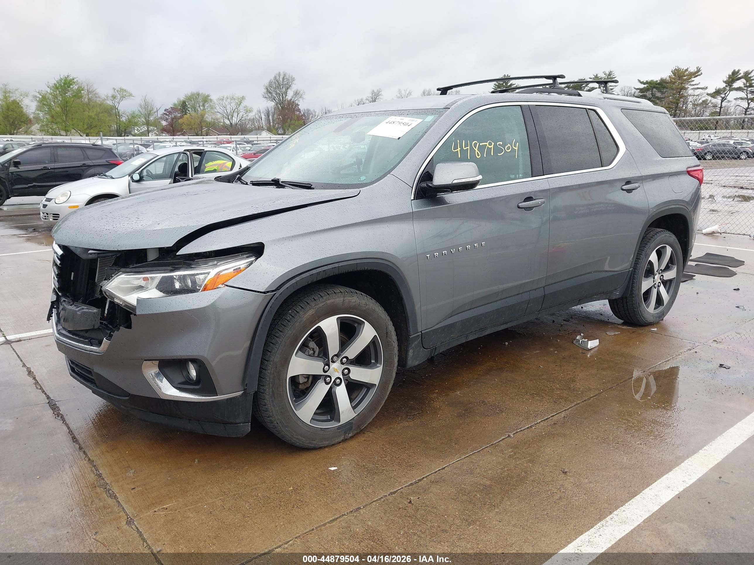 CHEVROLET TRAVERSE image 2