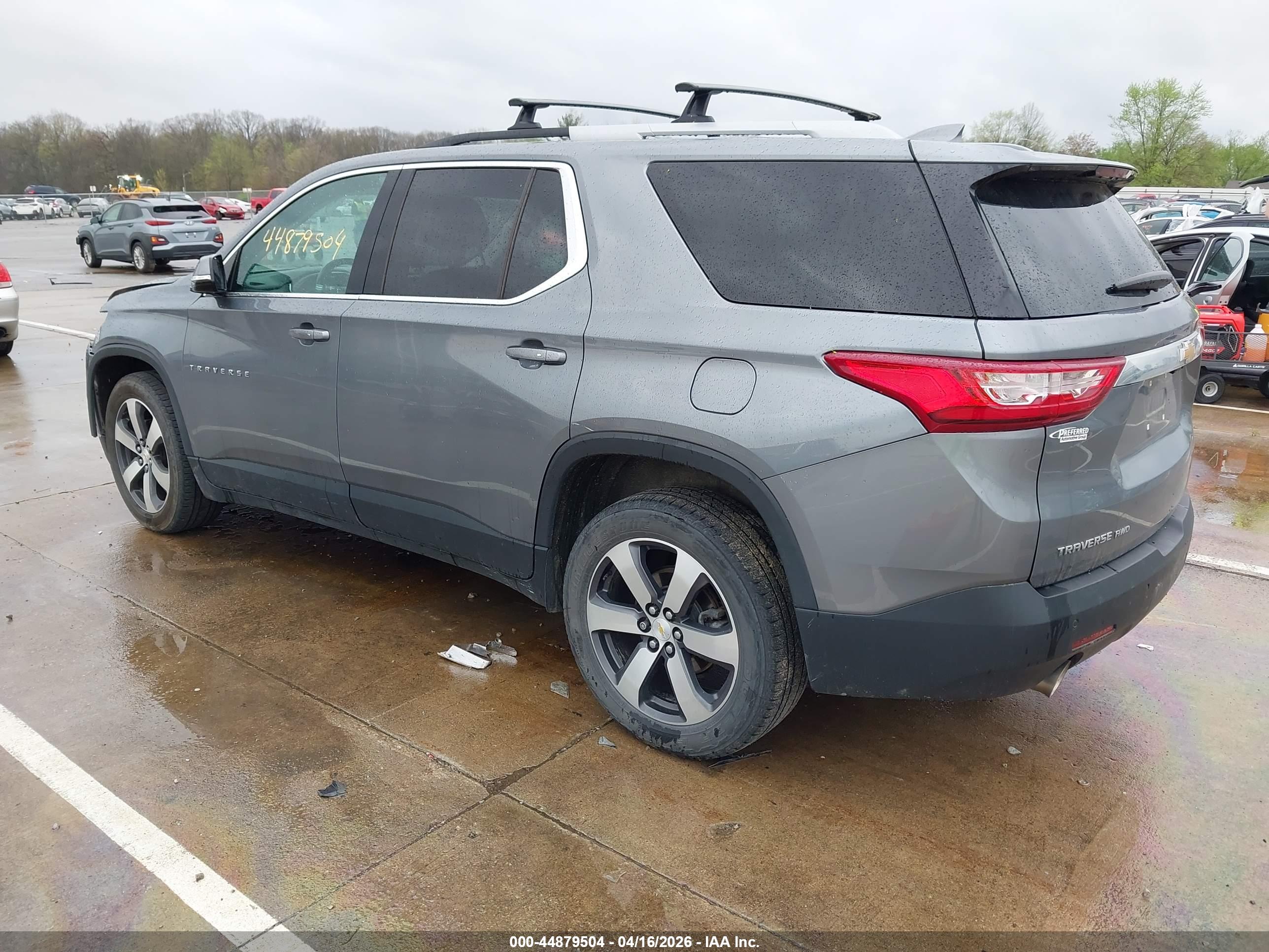 CHEVROLET TRAVERSE image 3