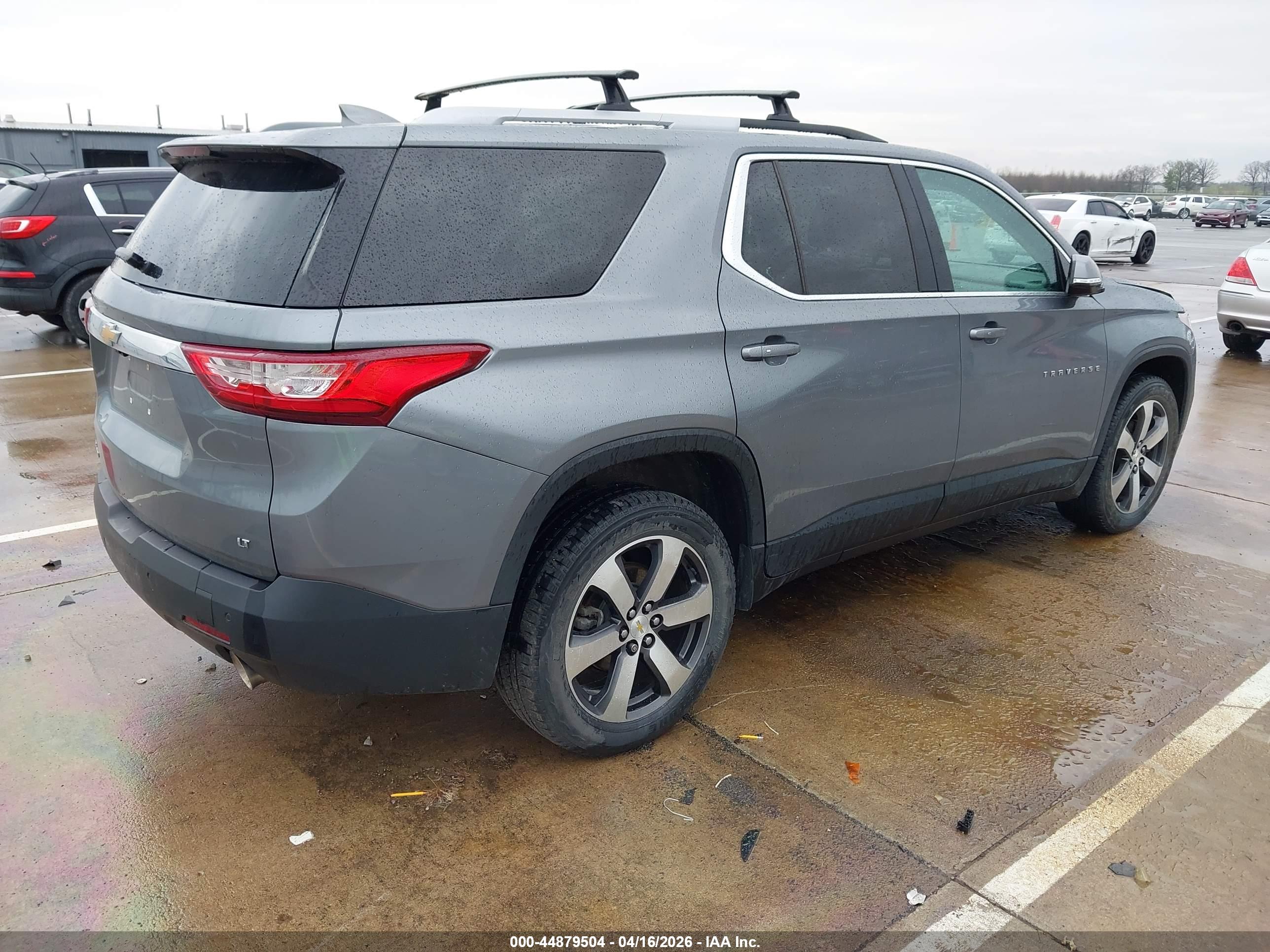 CHEVROLET TRAVERSE image 4