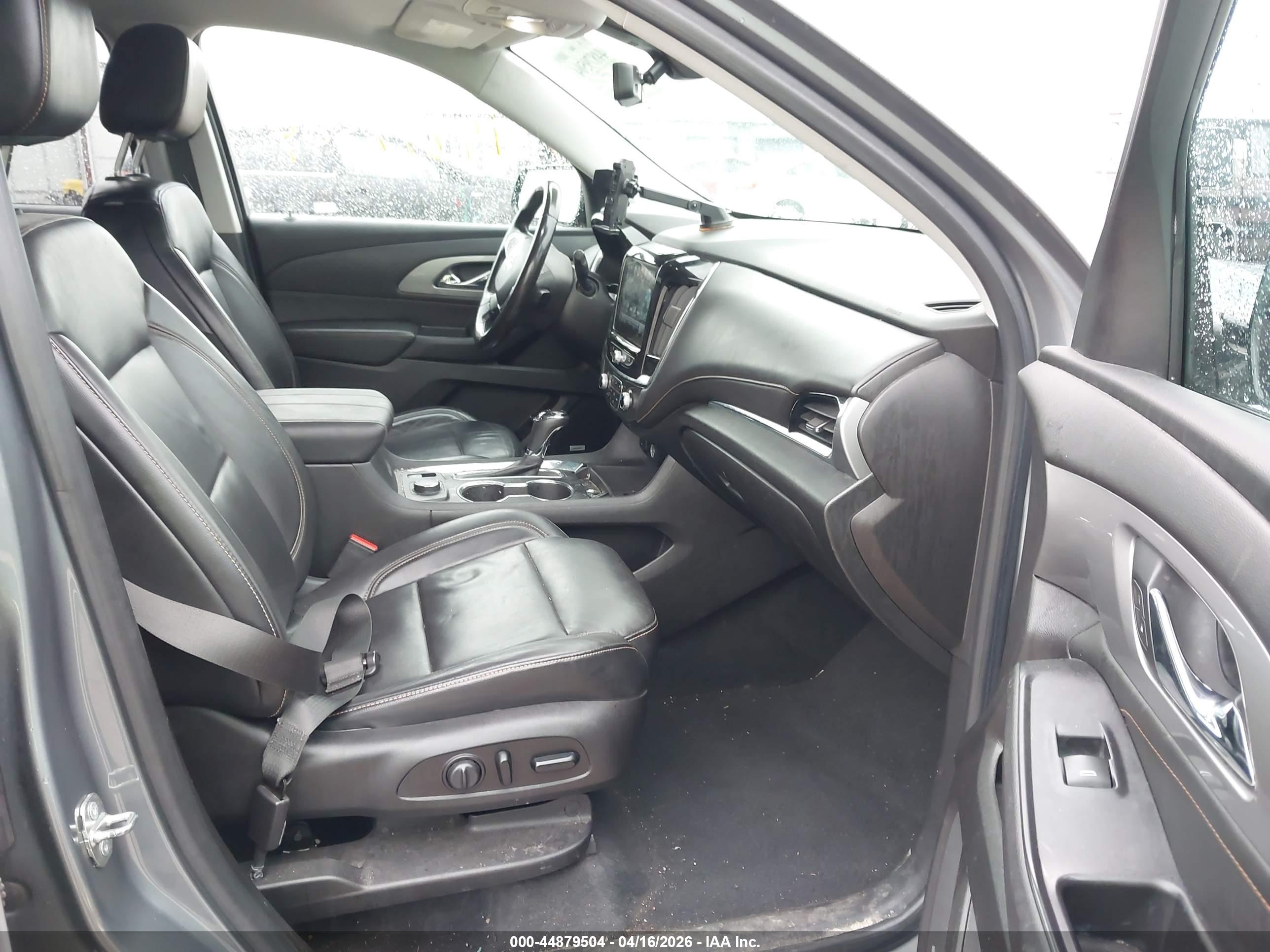 CHEVROLET TRAVERSE image 5
