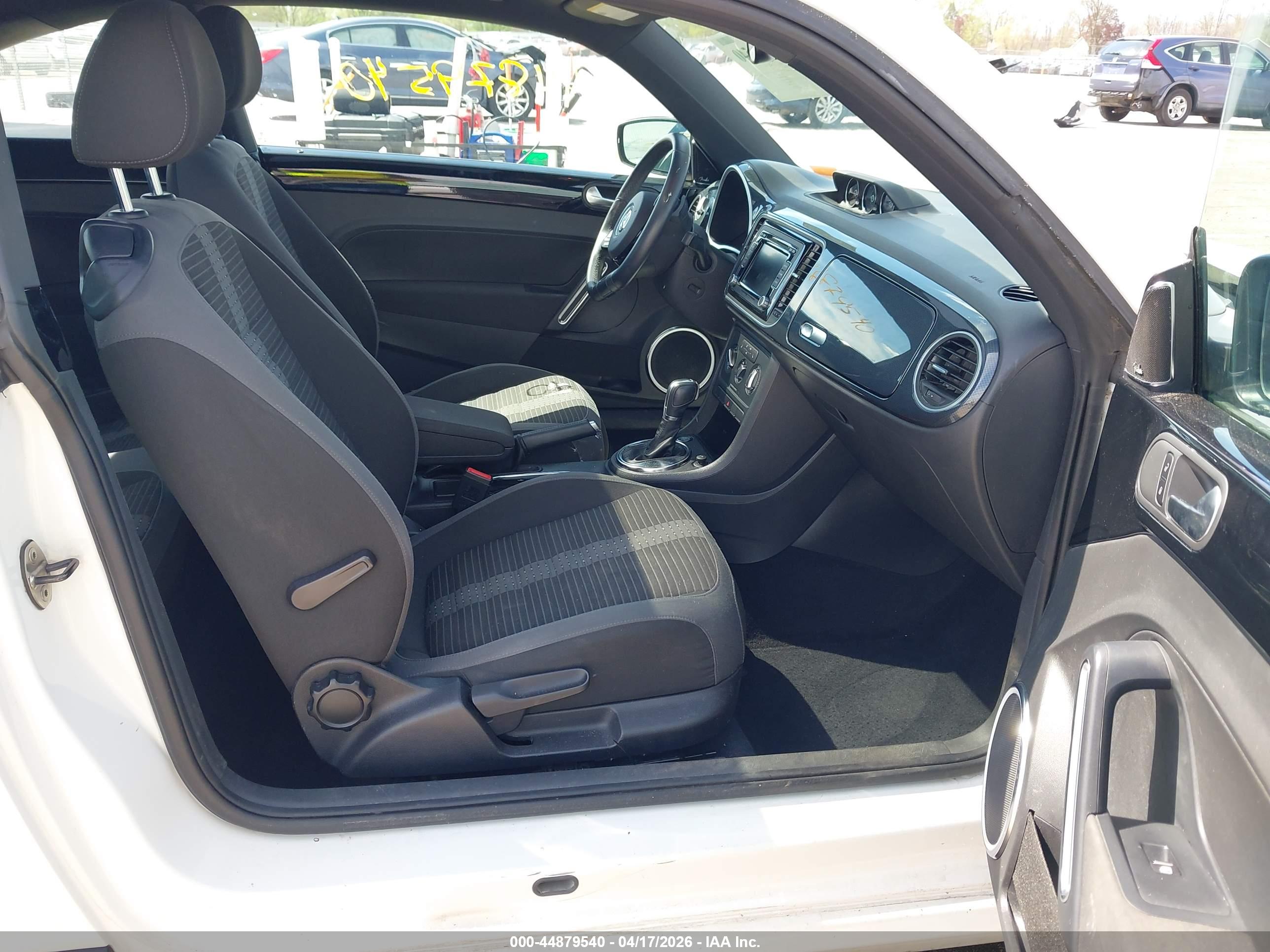 VOLKSWAGEN BEETLE image 5