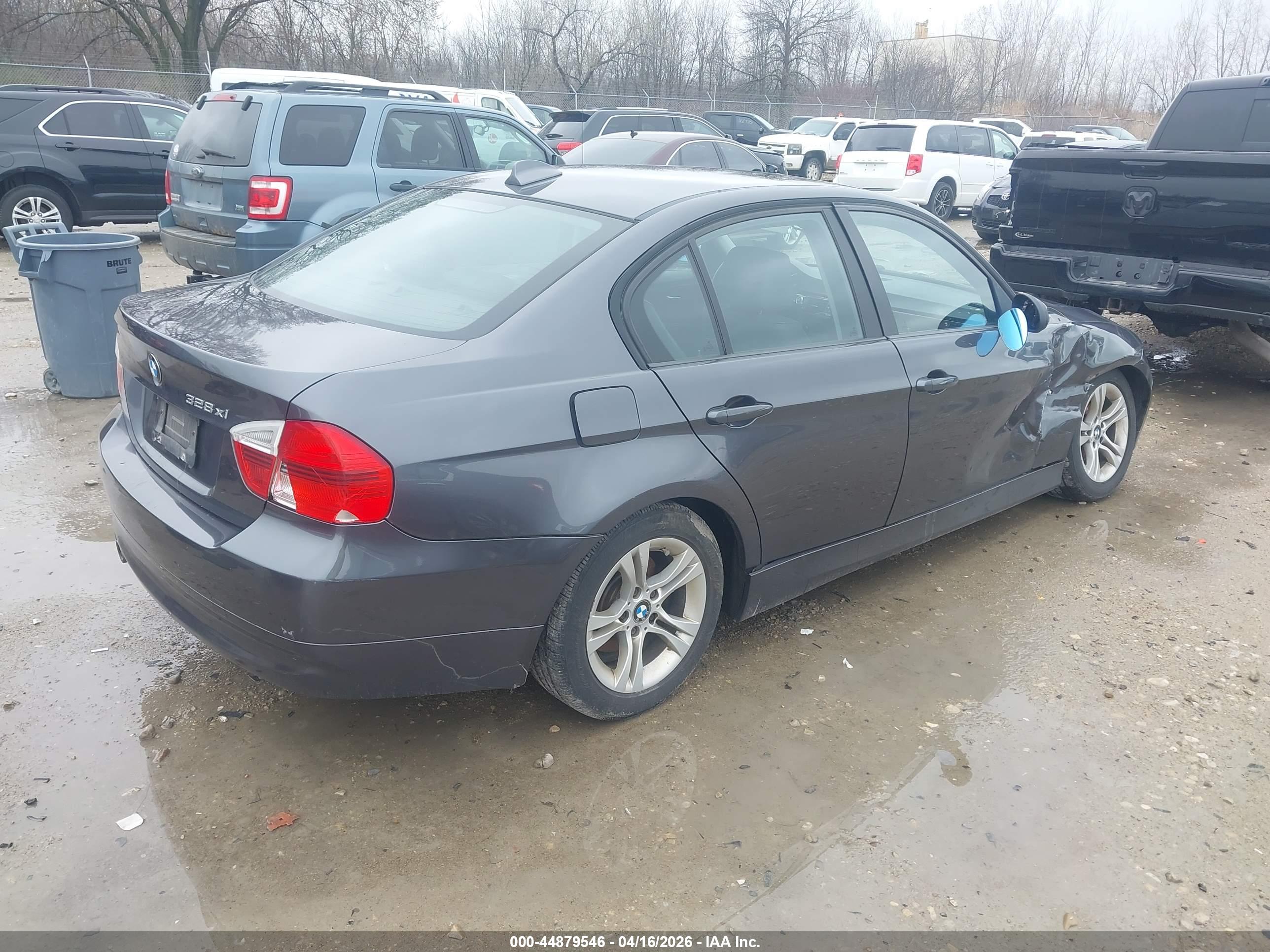 BMW 328XI image 4