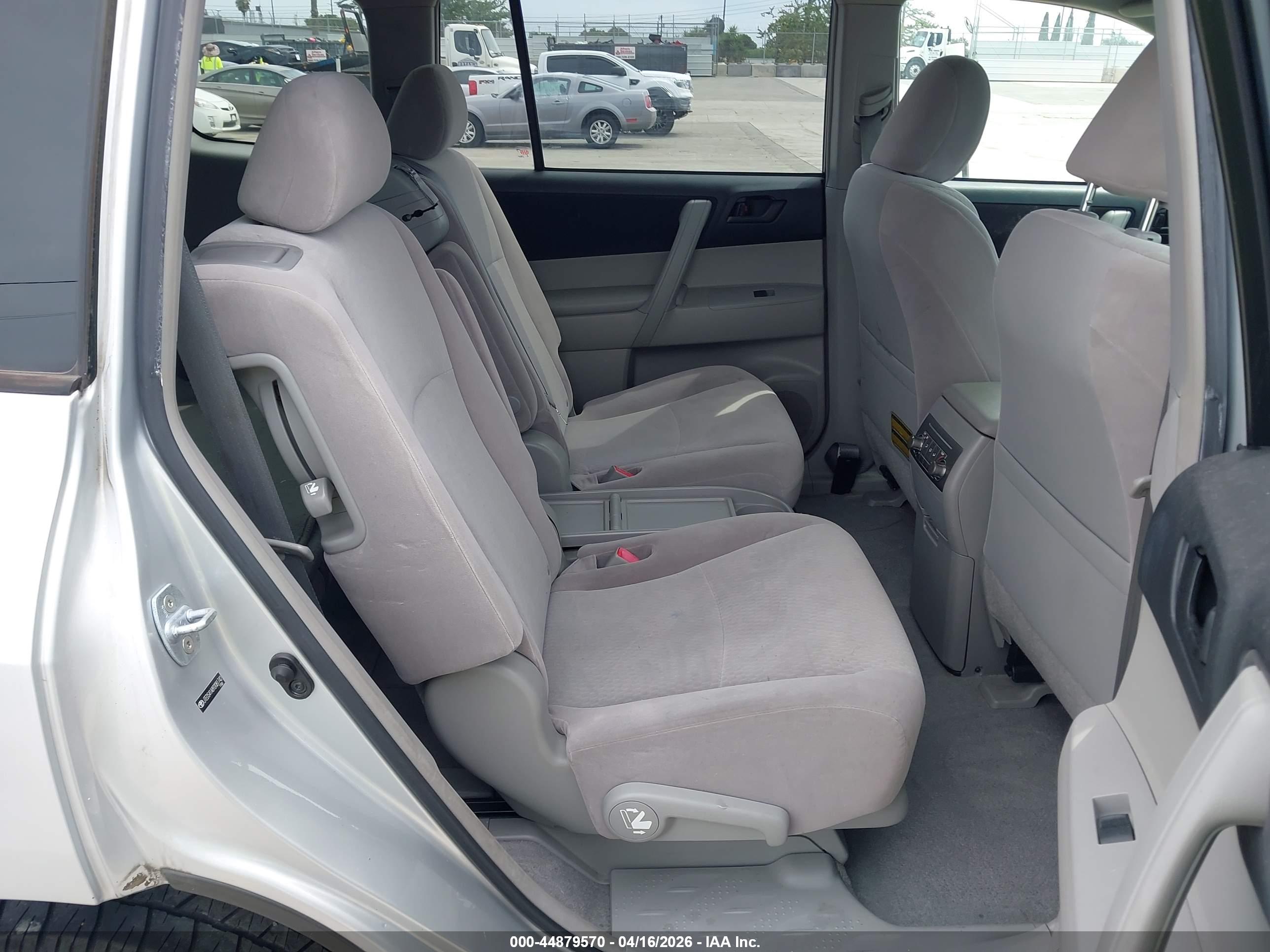 TOYOTA HIGHLANDER image 8