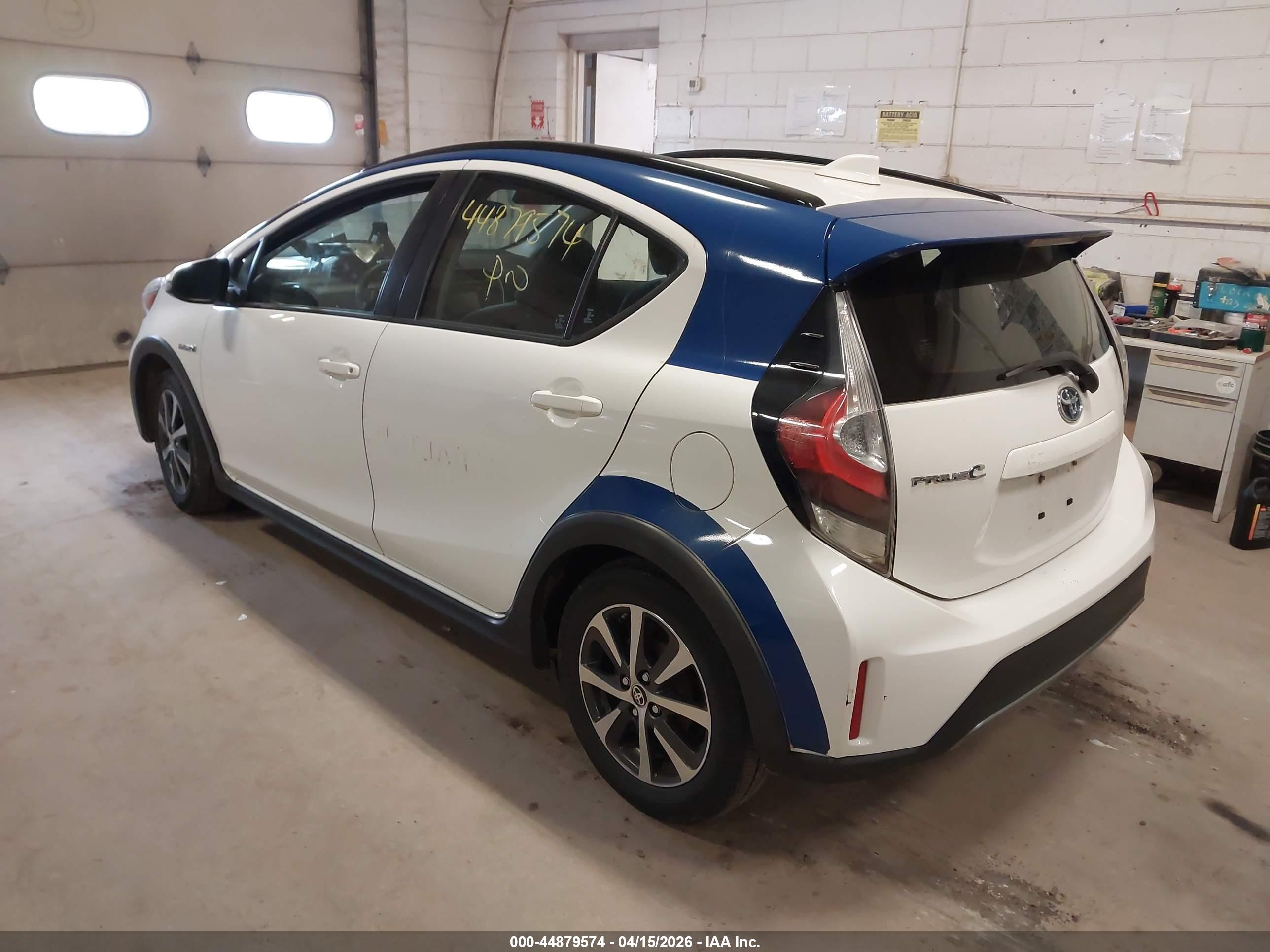 TOYOTA PRIUS image 3