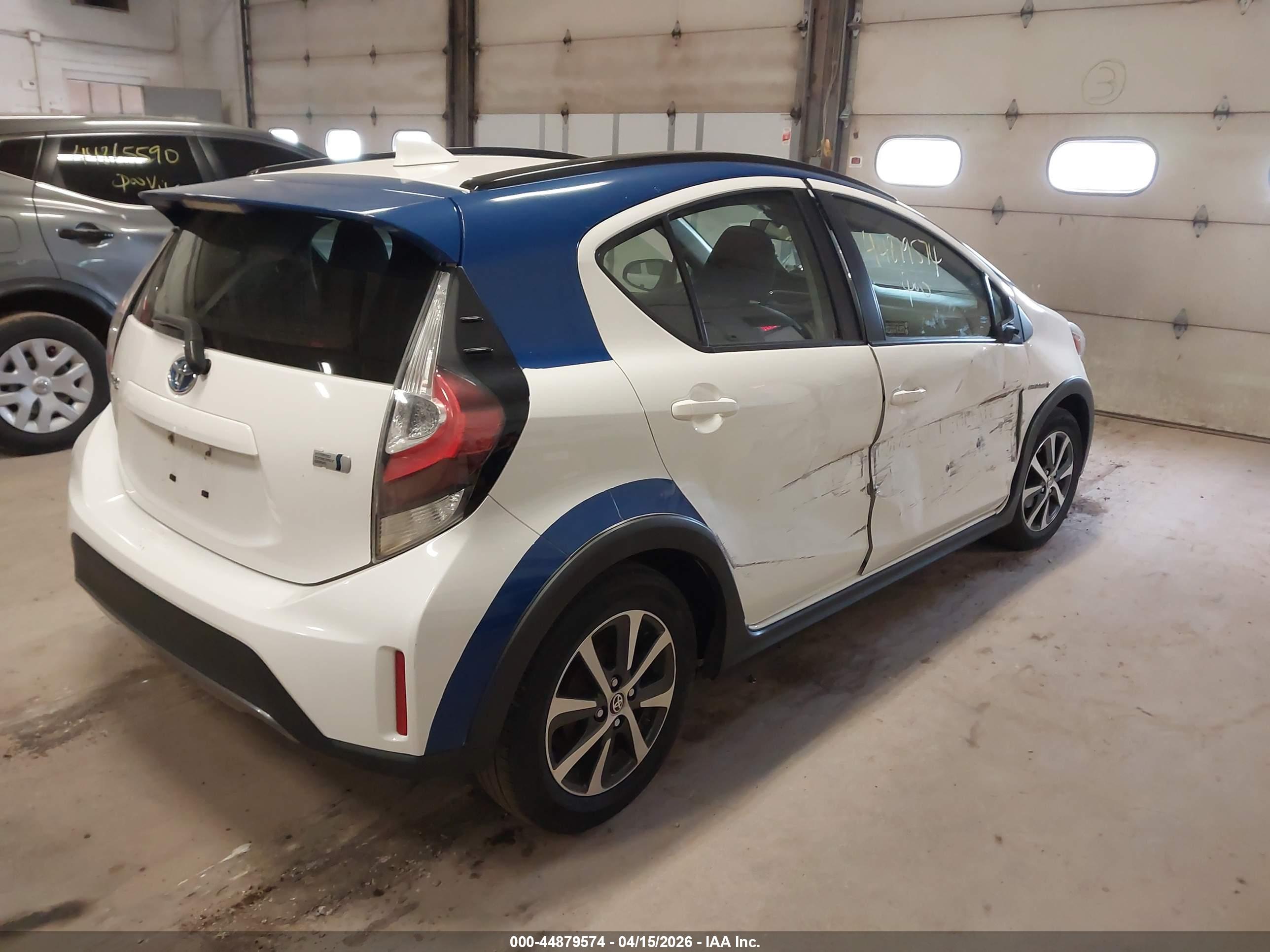 TOYOTA PRIUS image 4