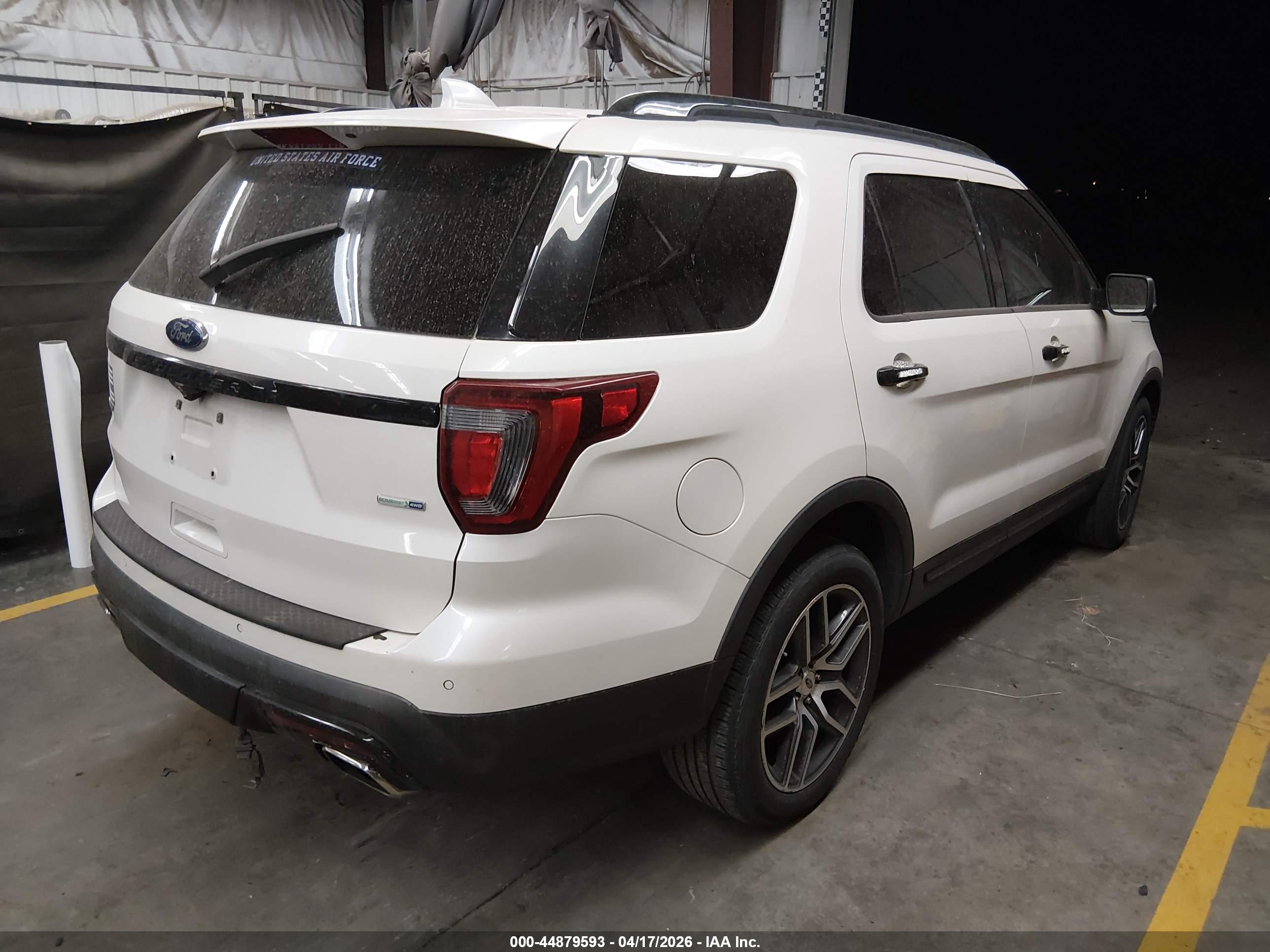 FORD EXPLORER image 4