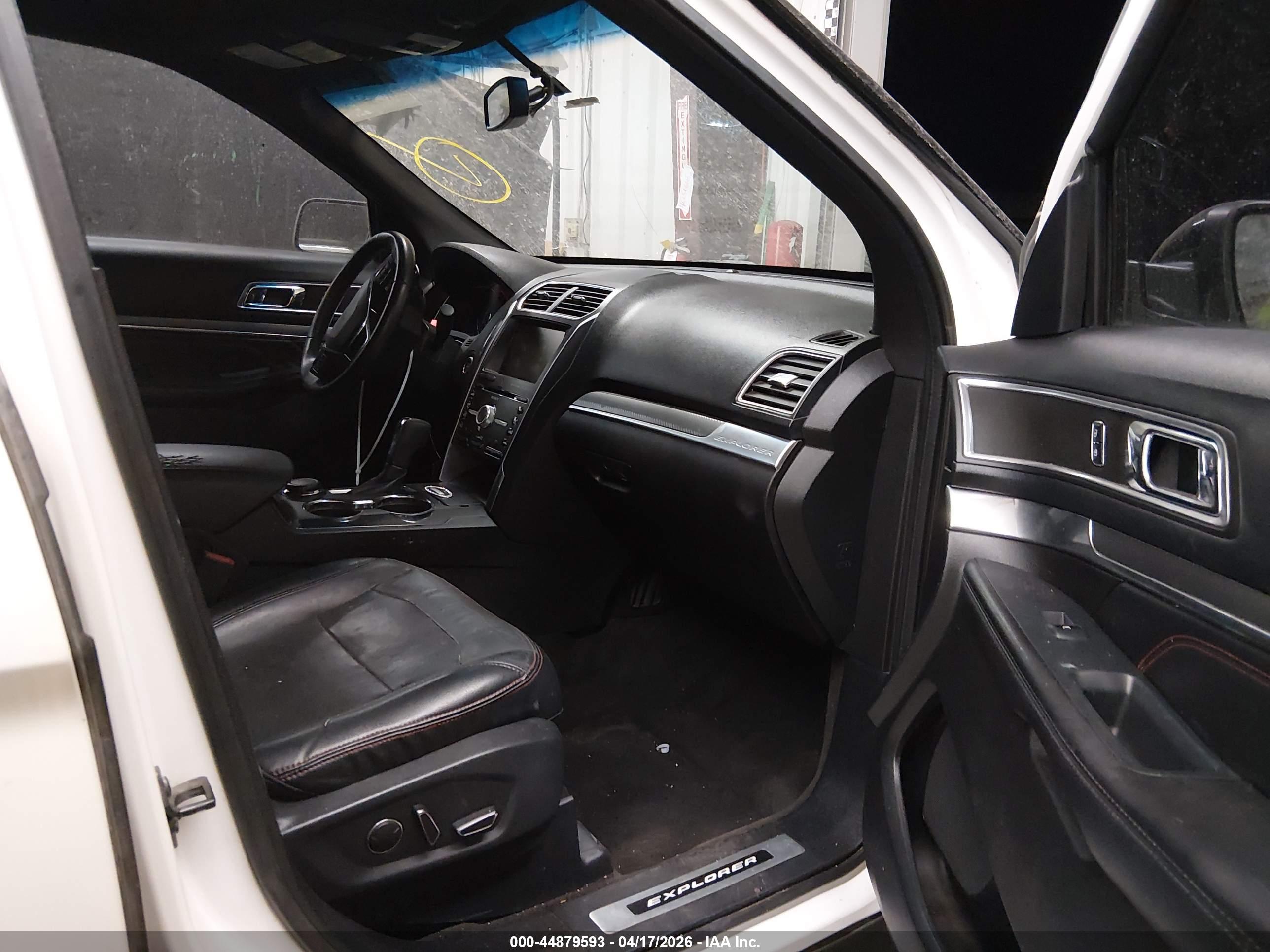 FORD EXPLORER image 5
