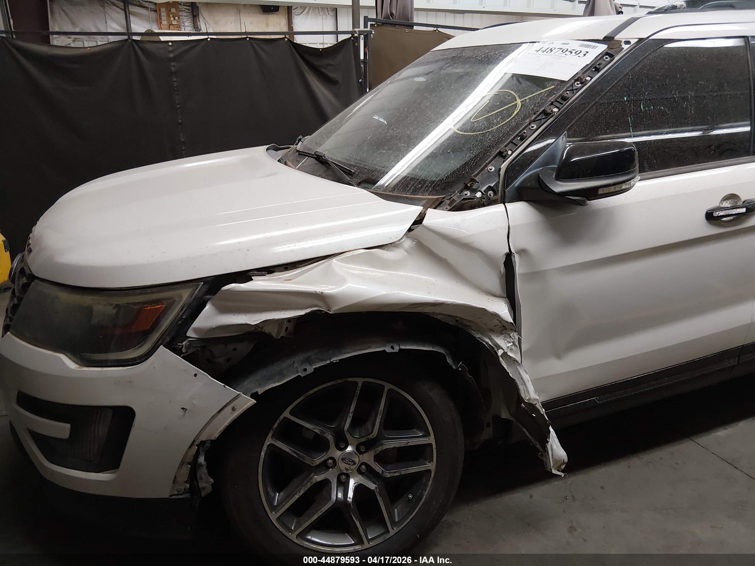 FORD EXPLORER image 6