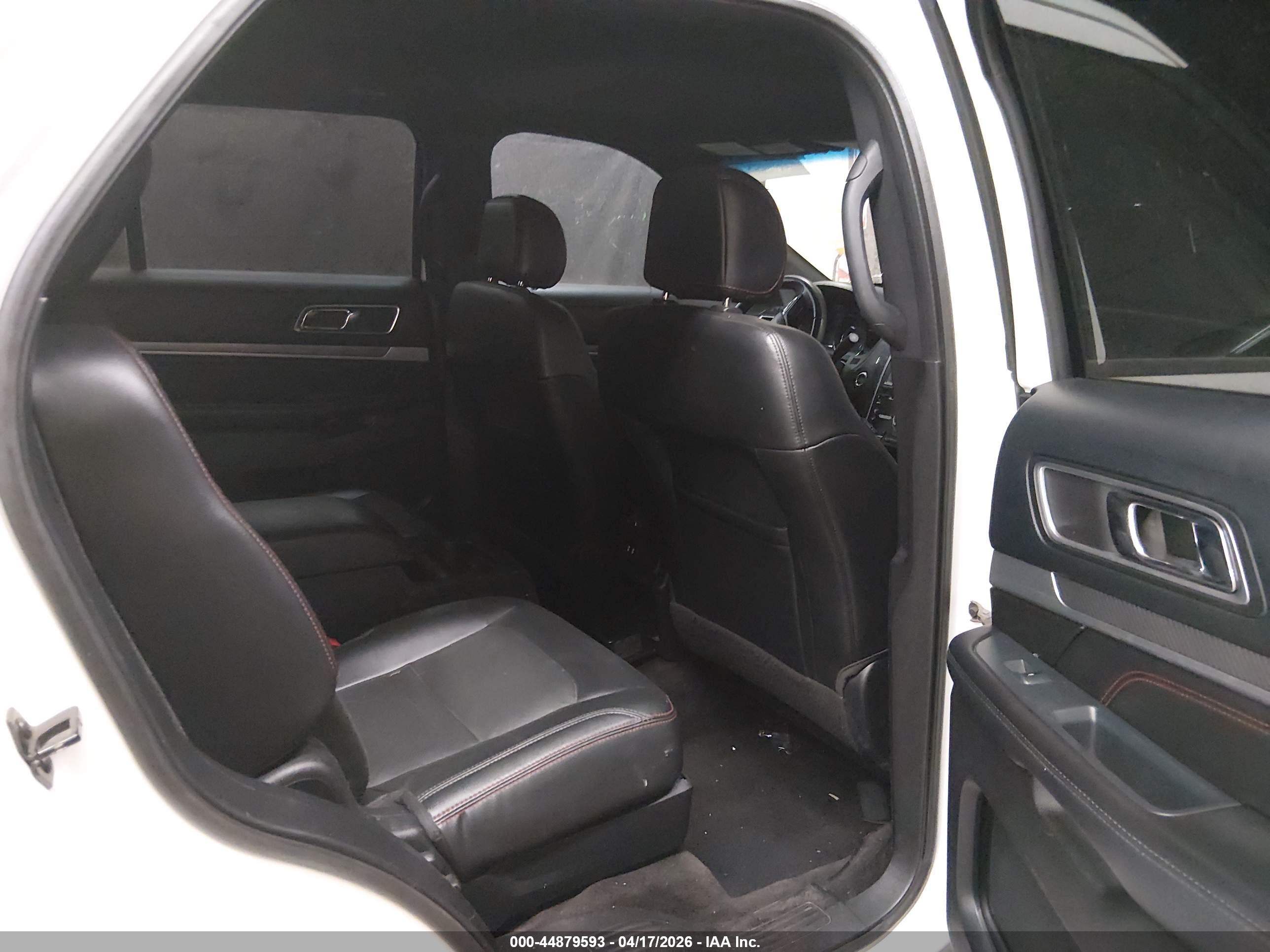 FORD EXPLORER image 8