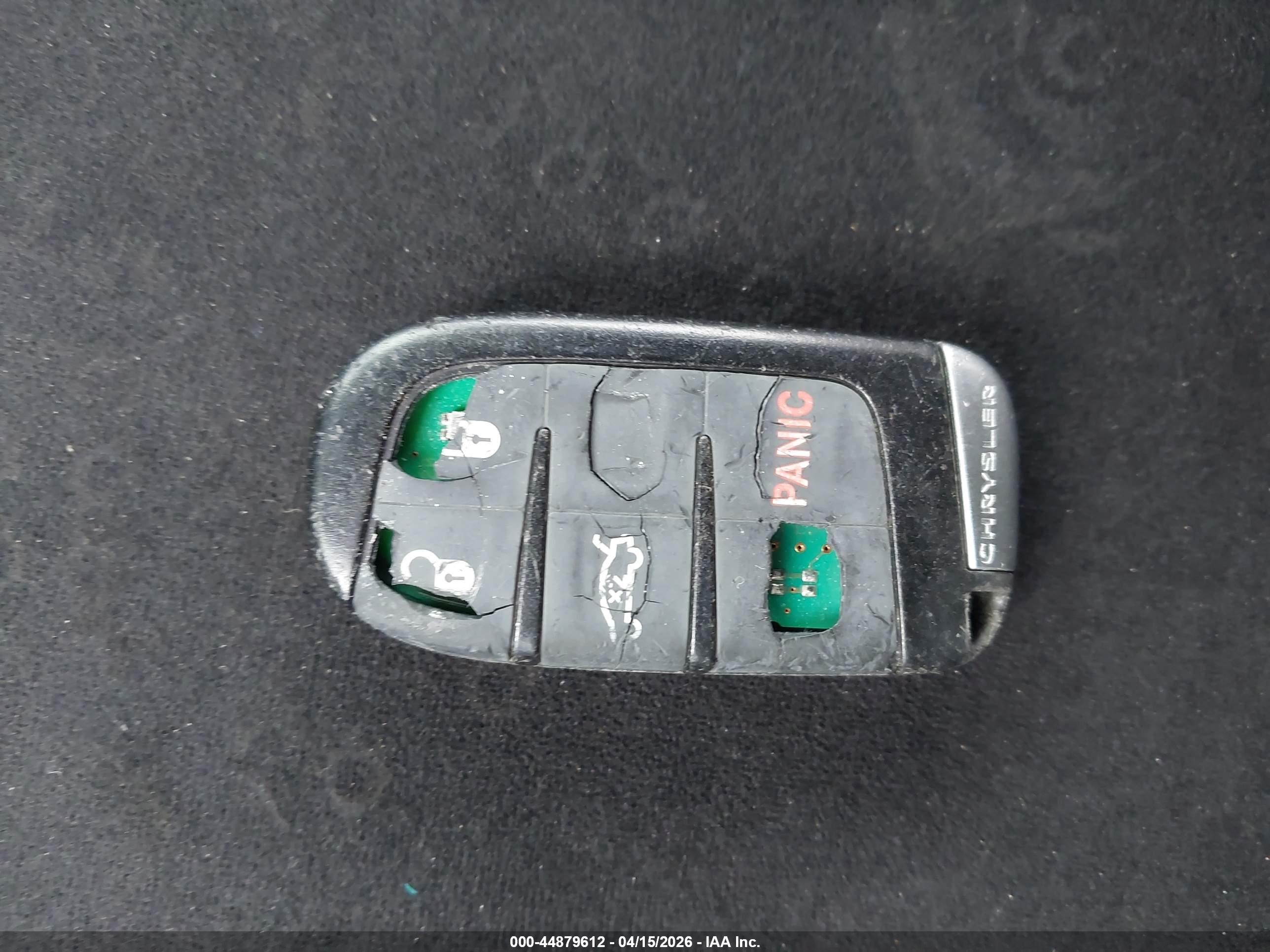 CHRYSLER 300 image 11
