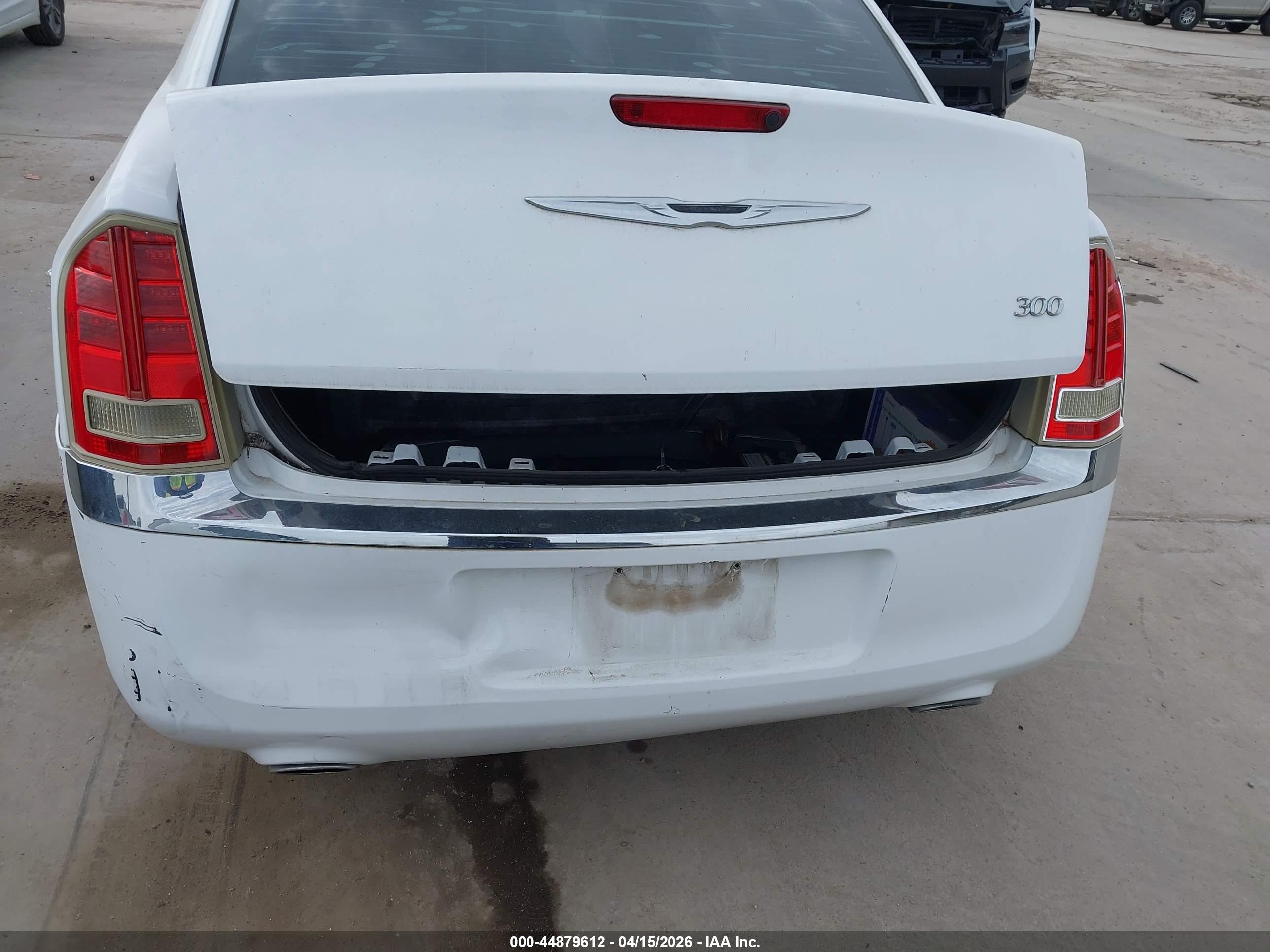 CHRYSLER 300 image 6