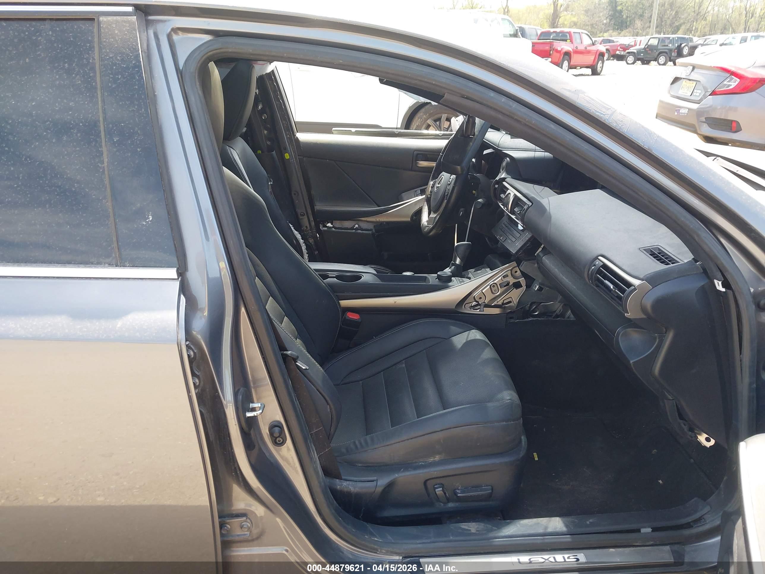 LEXUS IS image 5