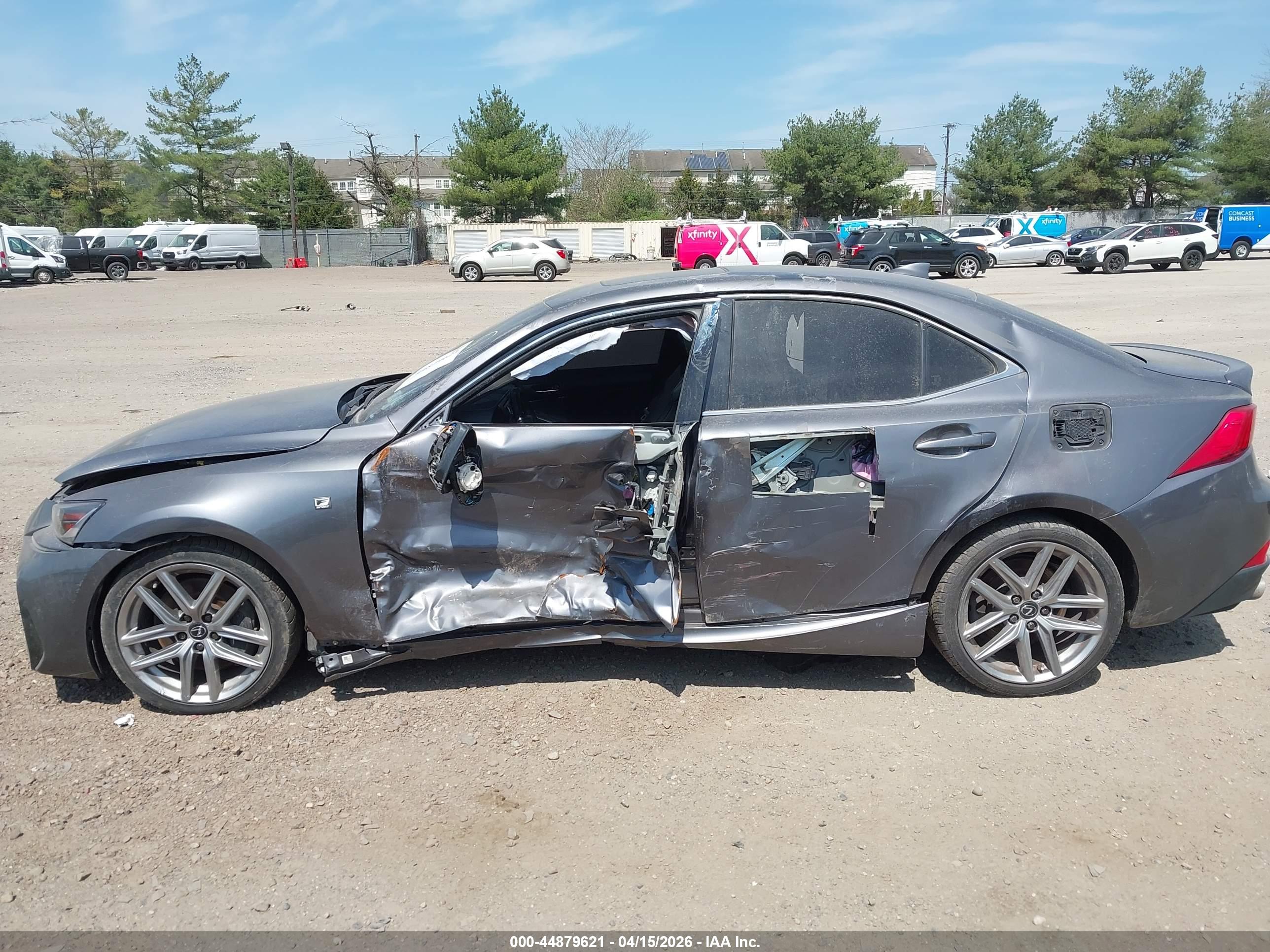 LEXUS IS image 6