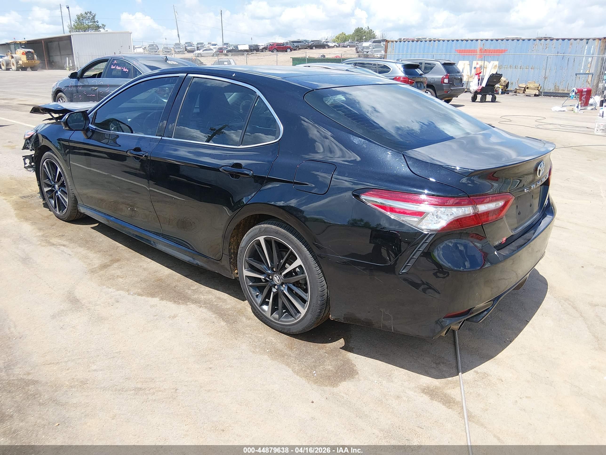 TOYOTA CAMRY image 3