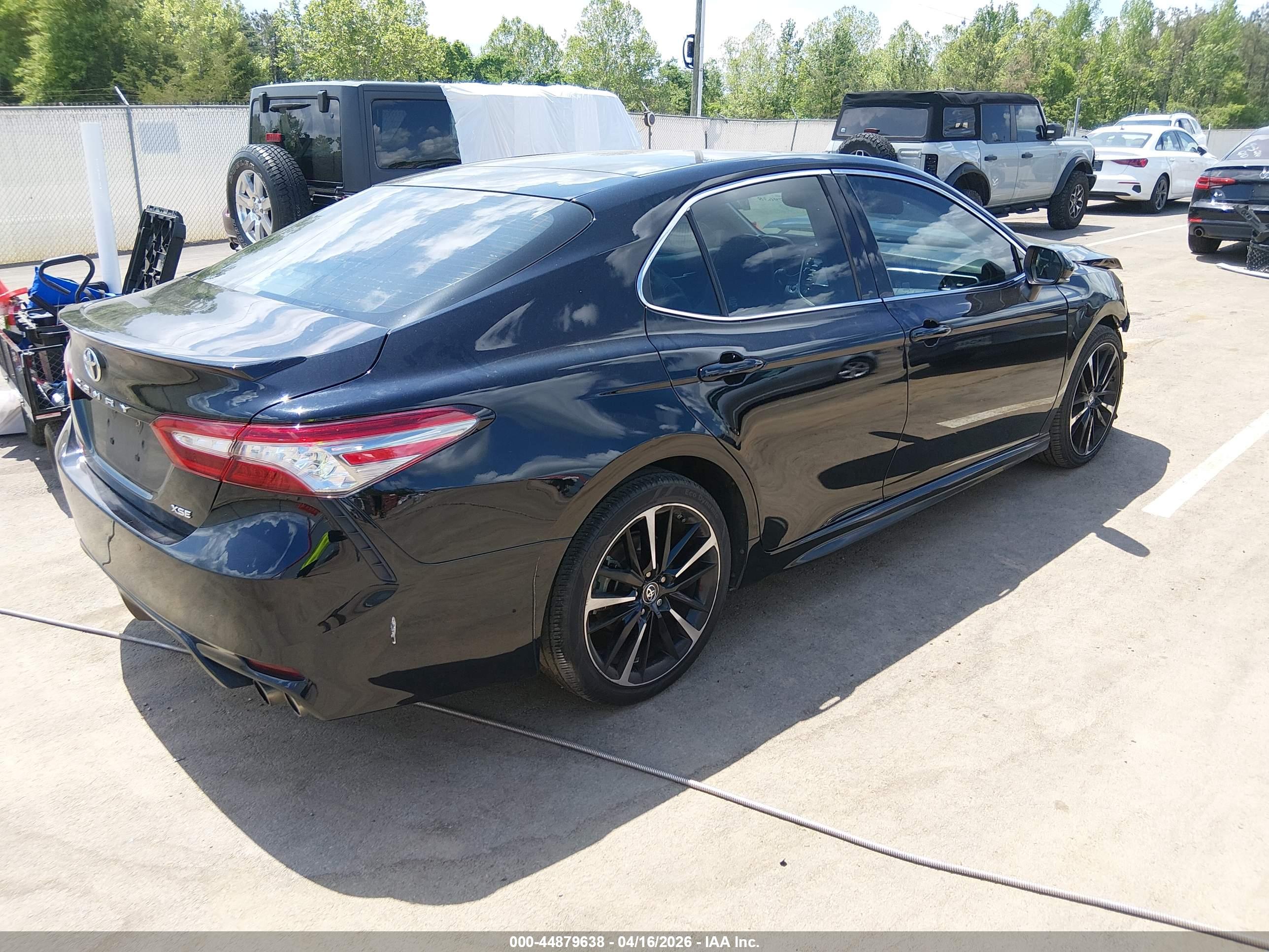 TOYOTA CAMRY image 4