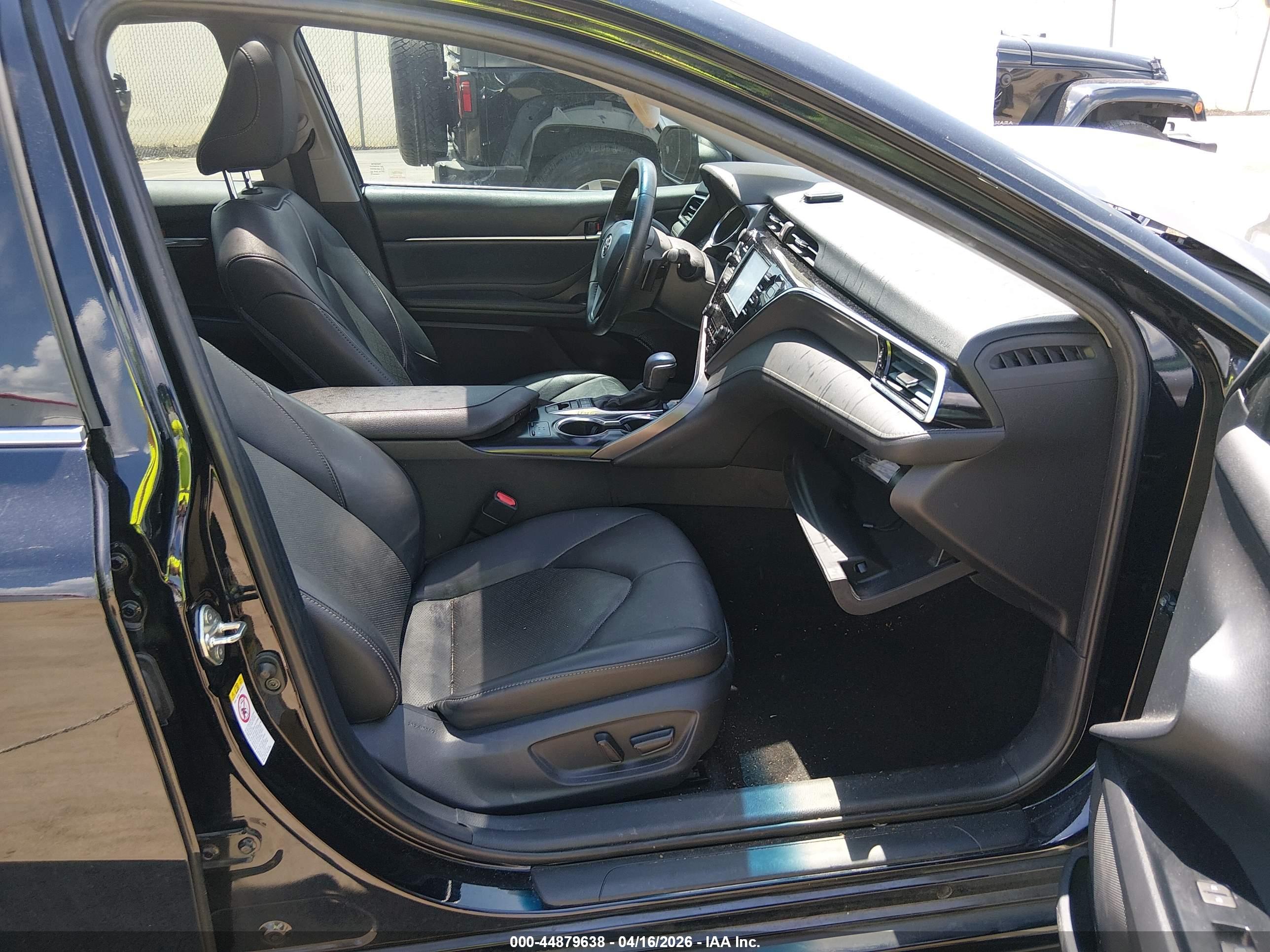 TOYOTA CAMRY image 5