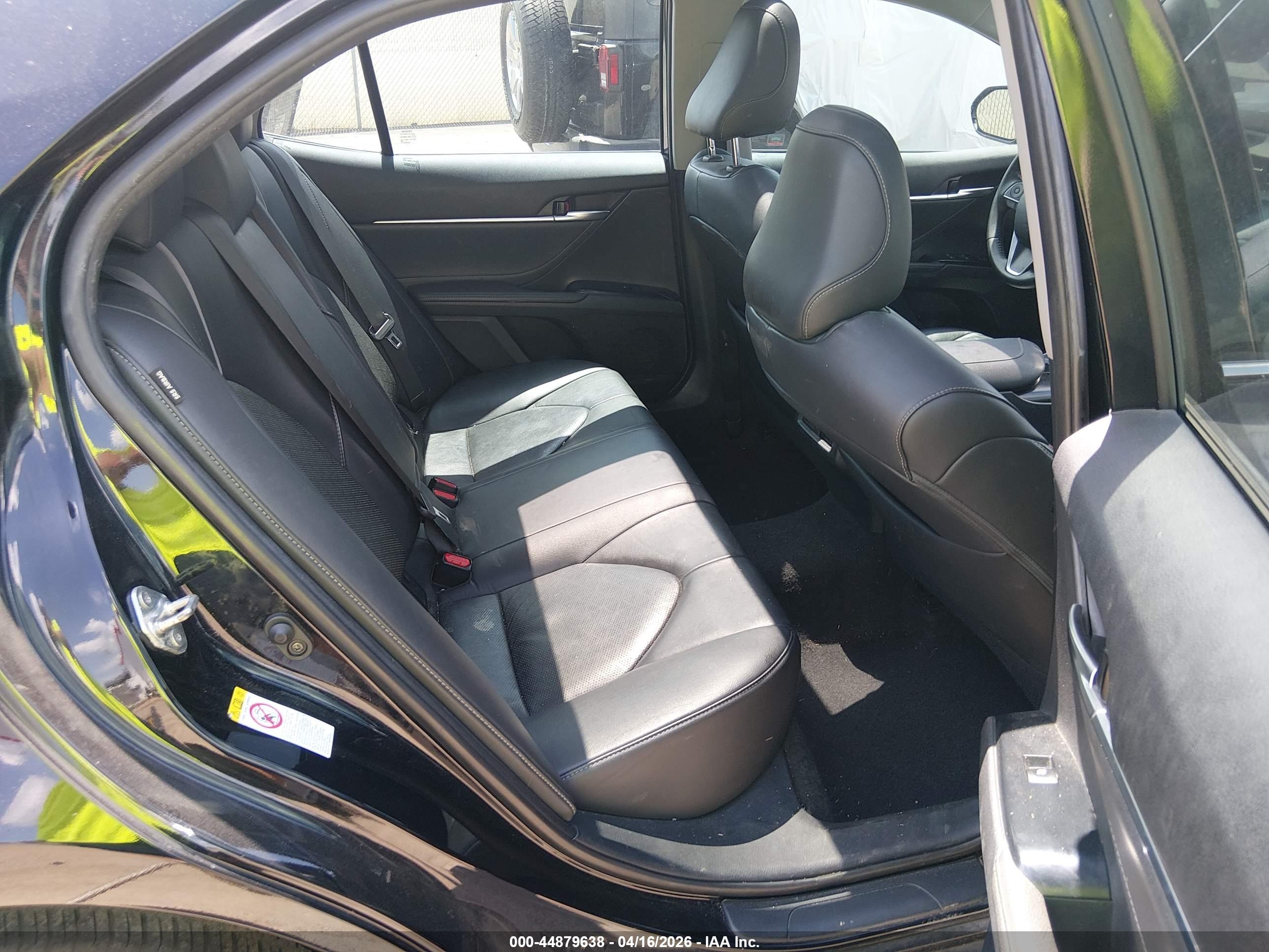 TOYOTA CAMRY image 8