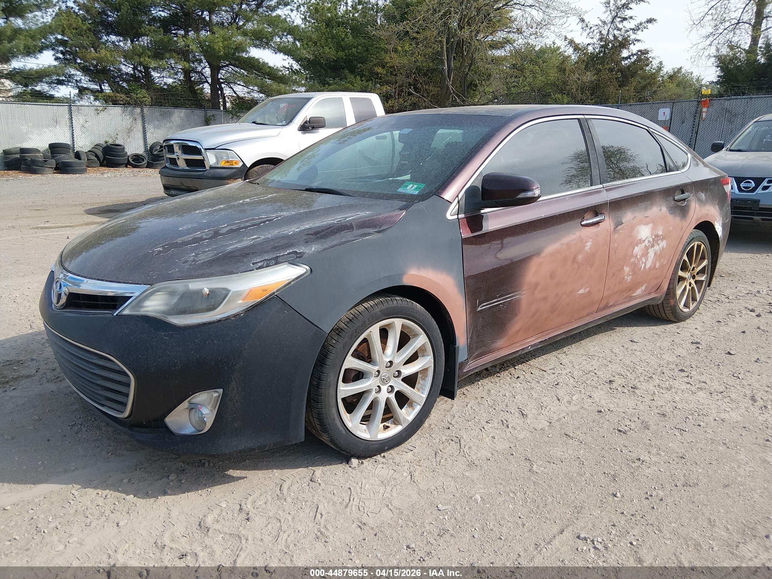 TOYOTA AVALON image 2
