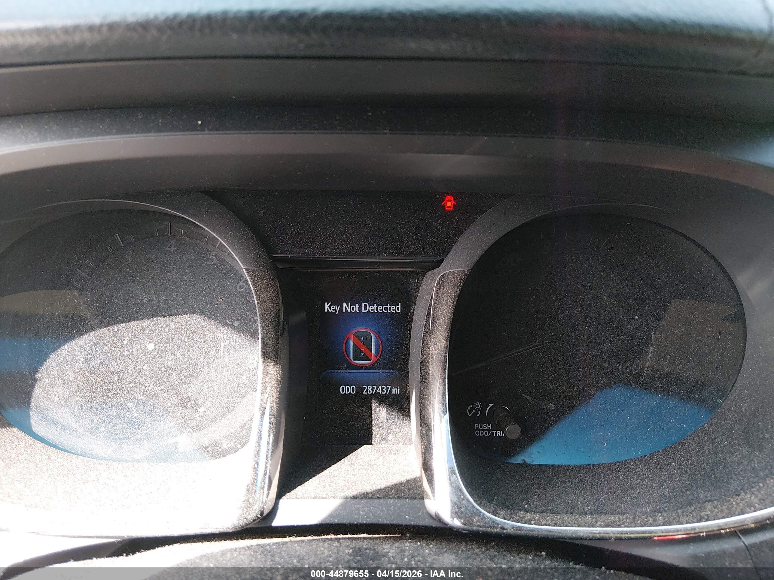 TOYOTA AVALON image 7