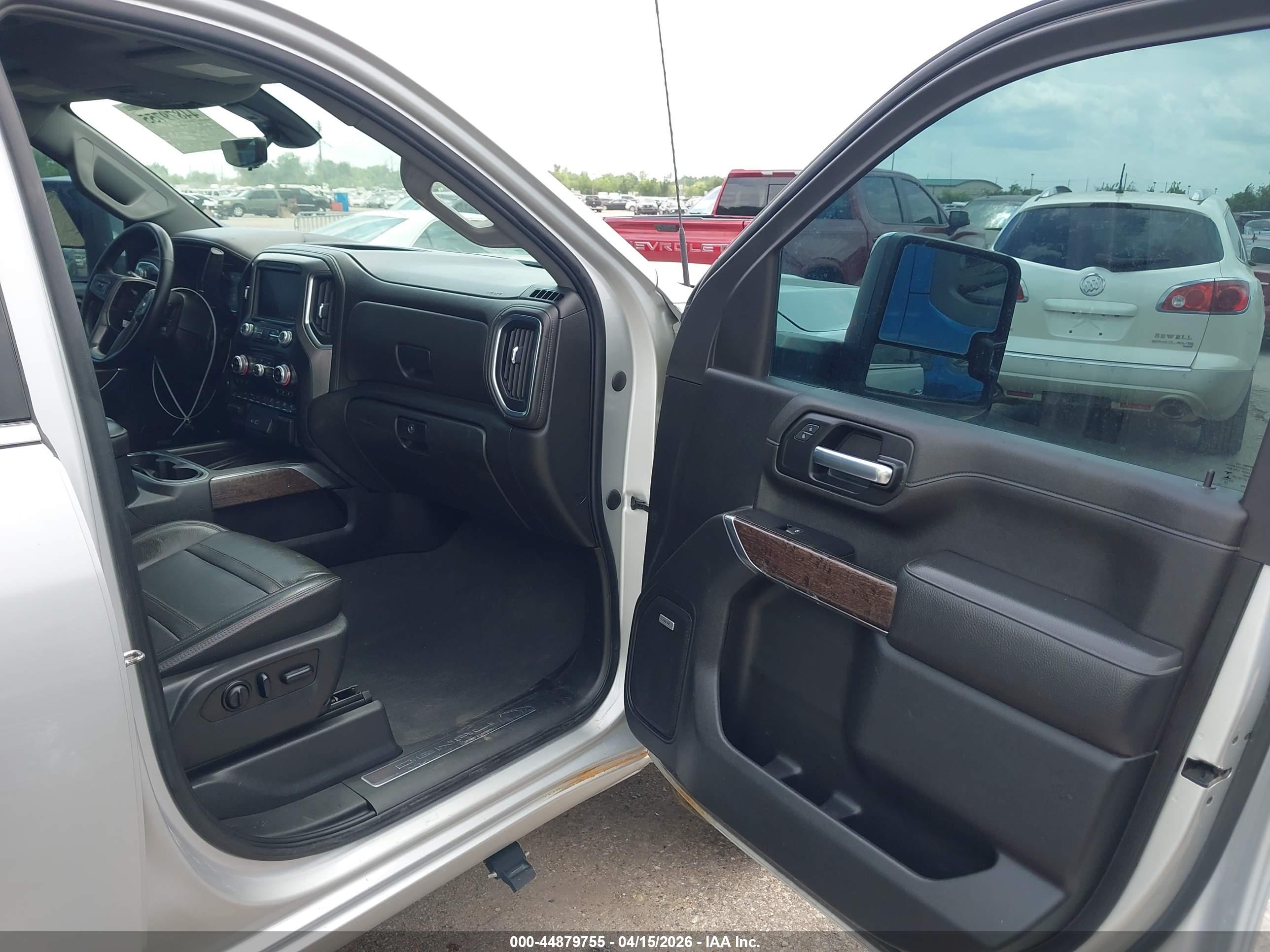 GMC SIERRA image 8