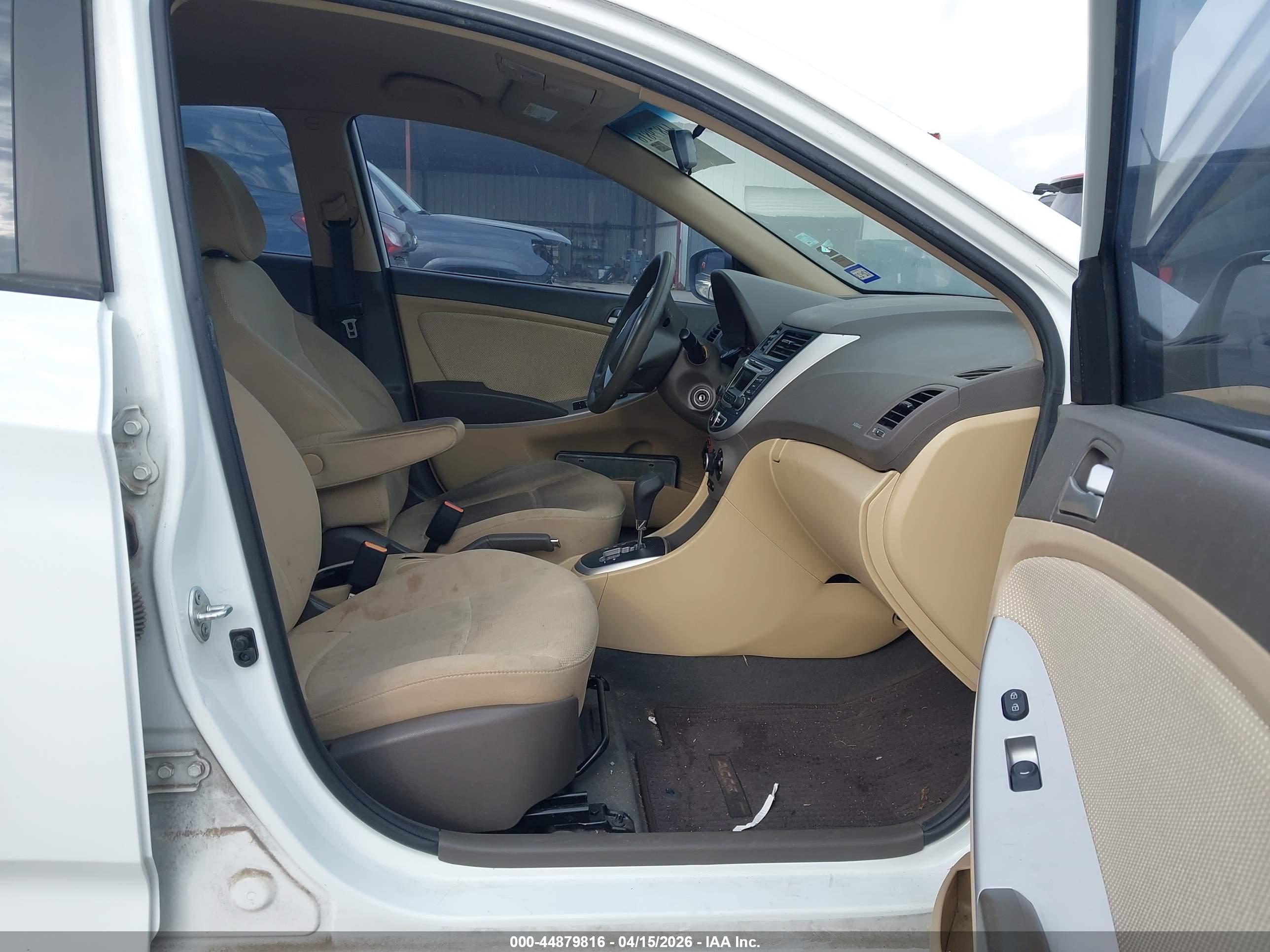 HYUNDAI ACCENT image 5